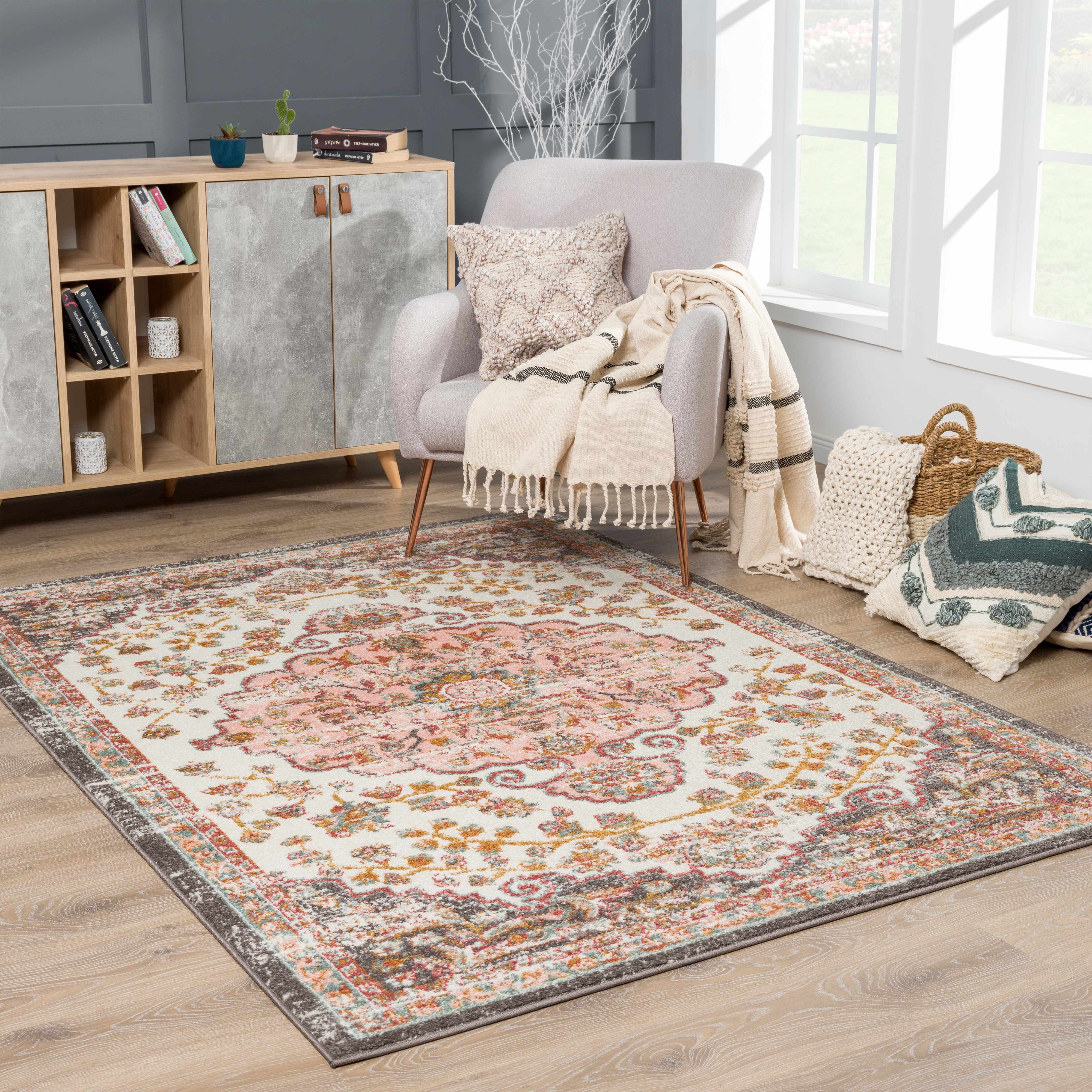 Oark 6'7in x 9' Traditional Area Rug - Hauteloom