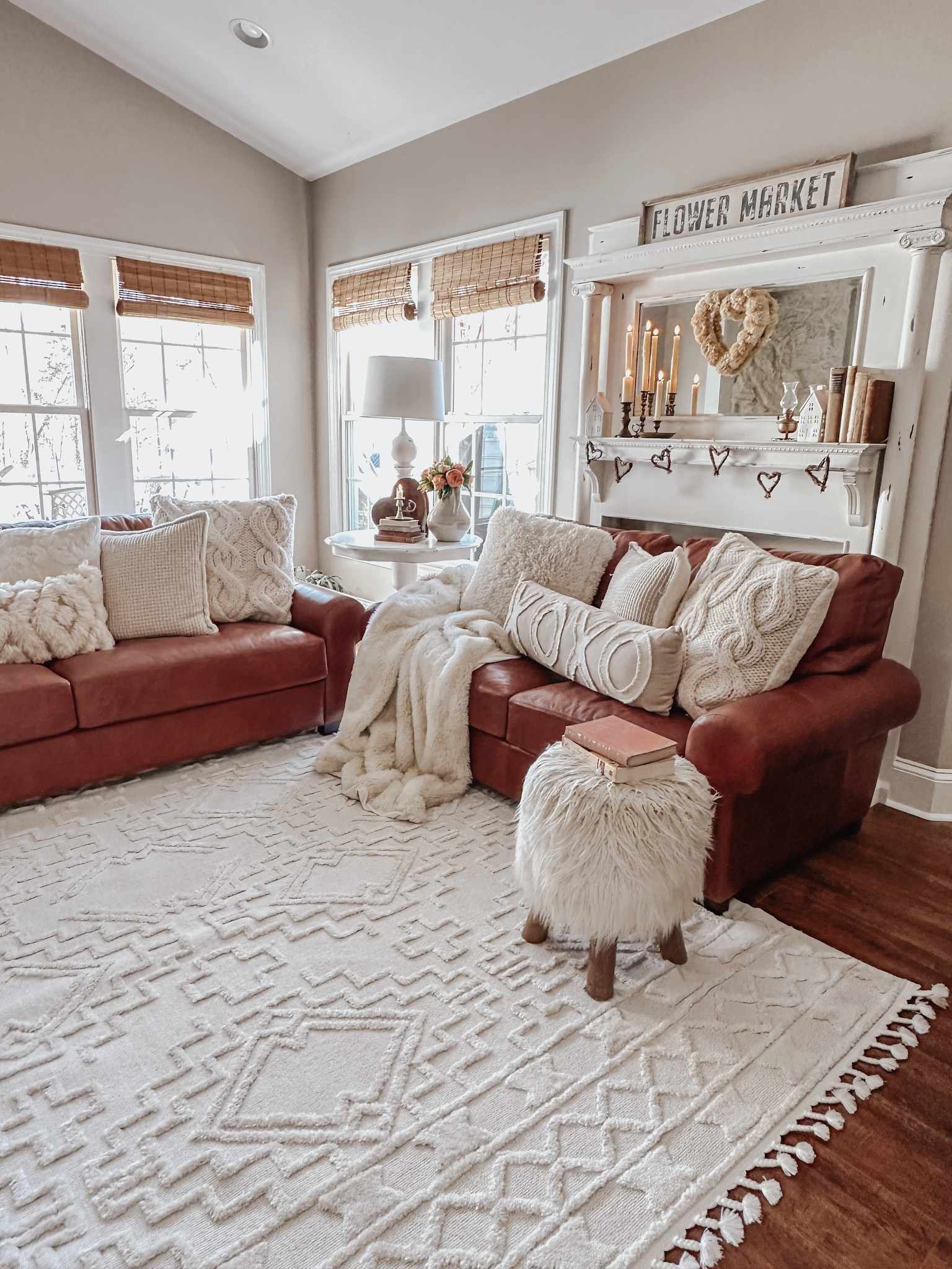 Kalkan 6'7in x 9' Updated Traditional Farmhouse Area Rug - Hauteloom