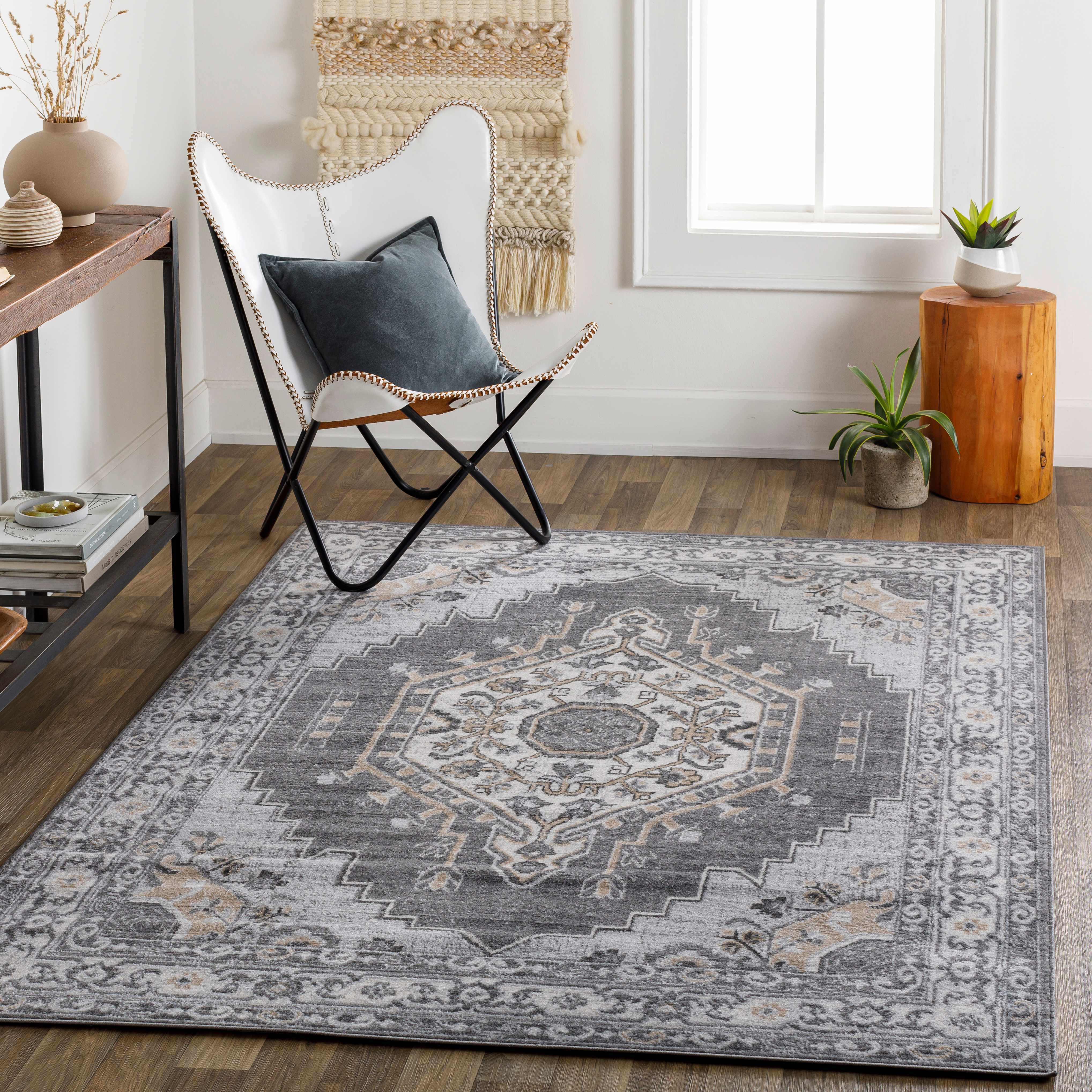 Pontyberem 5'3in x 7' Updated Traditional Medallion Area Rug - Hauteloom