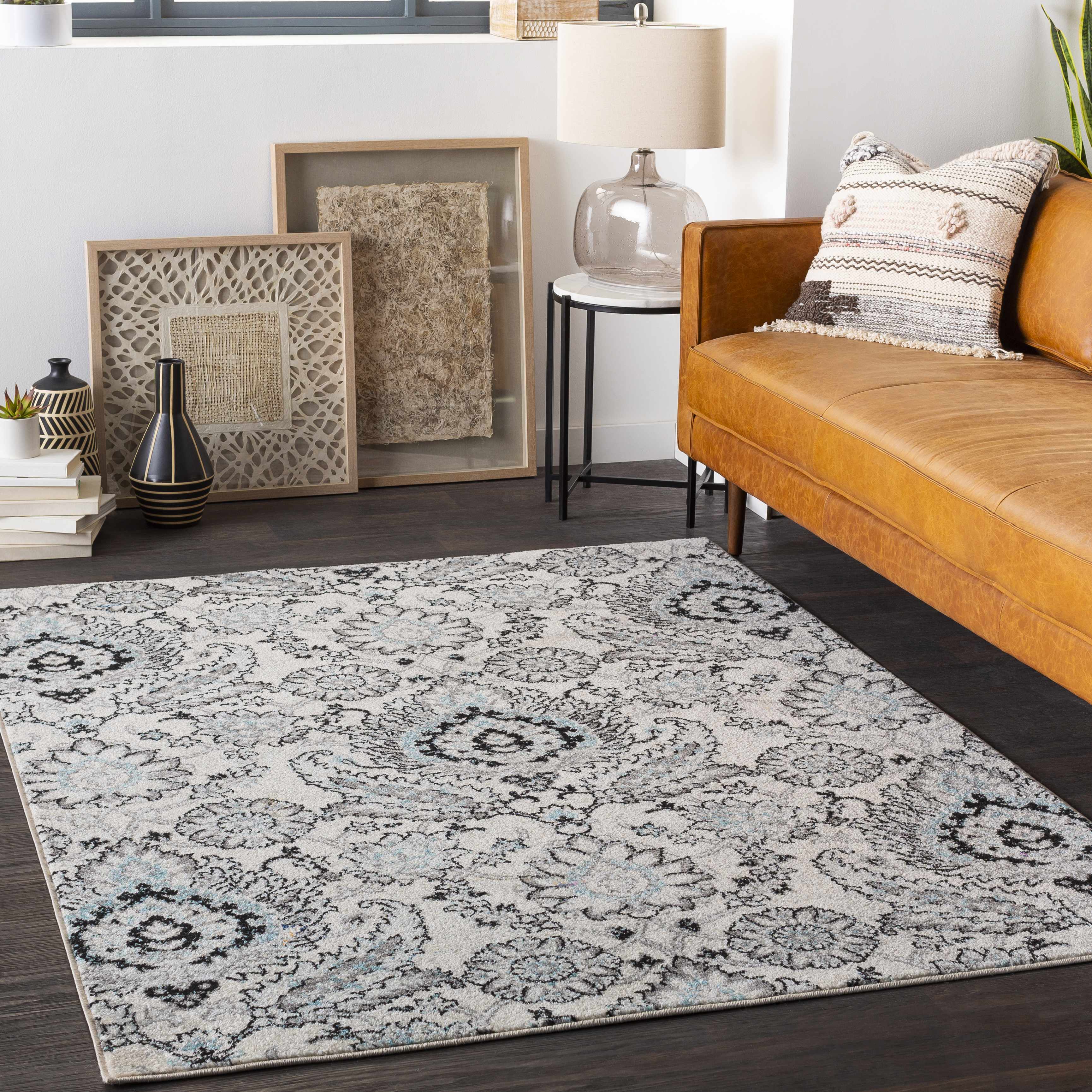 Savage 5'3in x 7'3in Traditional Area Rug - Hauteloom