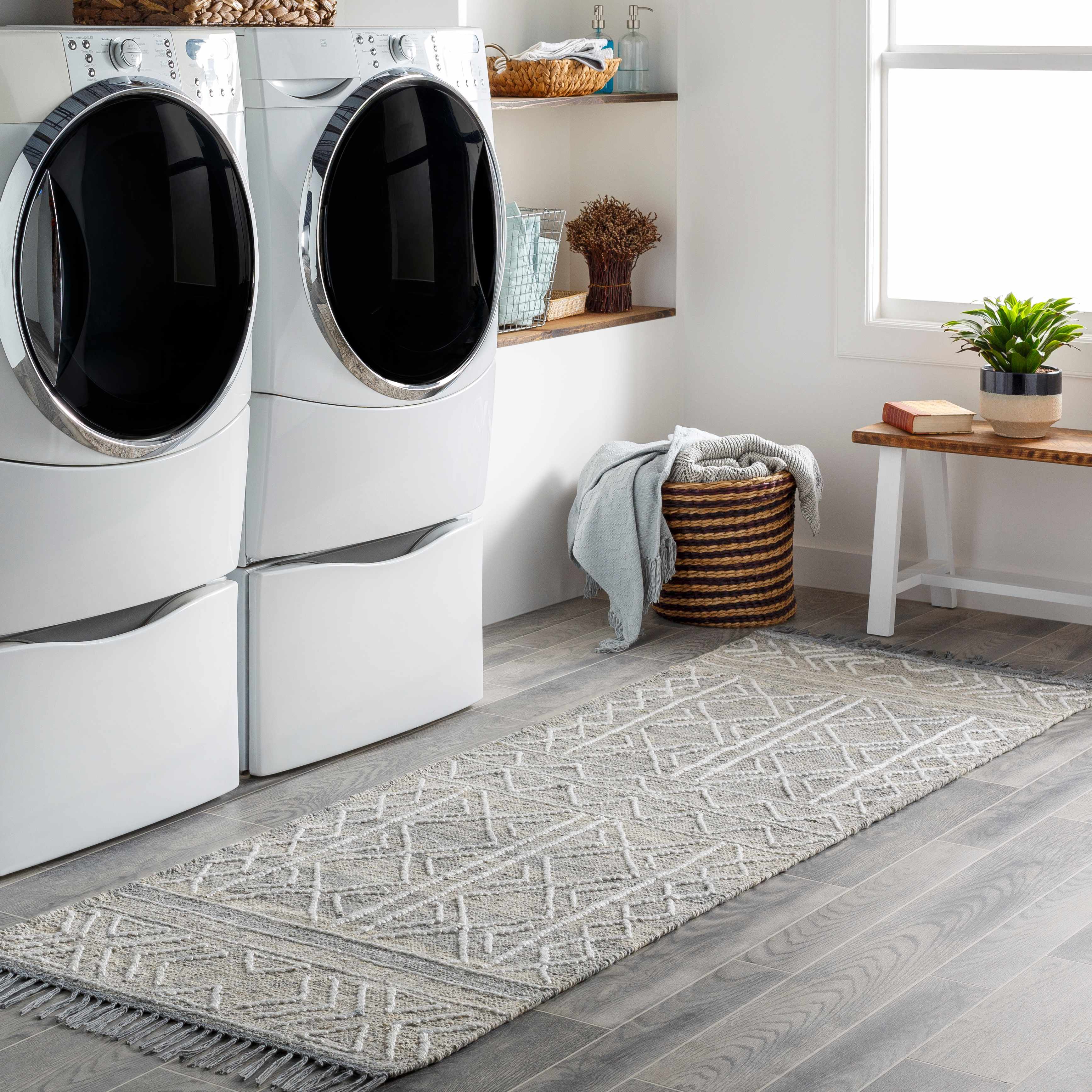 Clintwood 8' x 10' Bohemian/ Wool Area Rug - Hauteloom