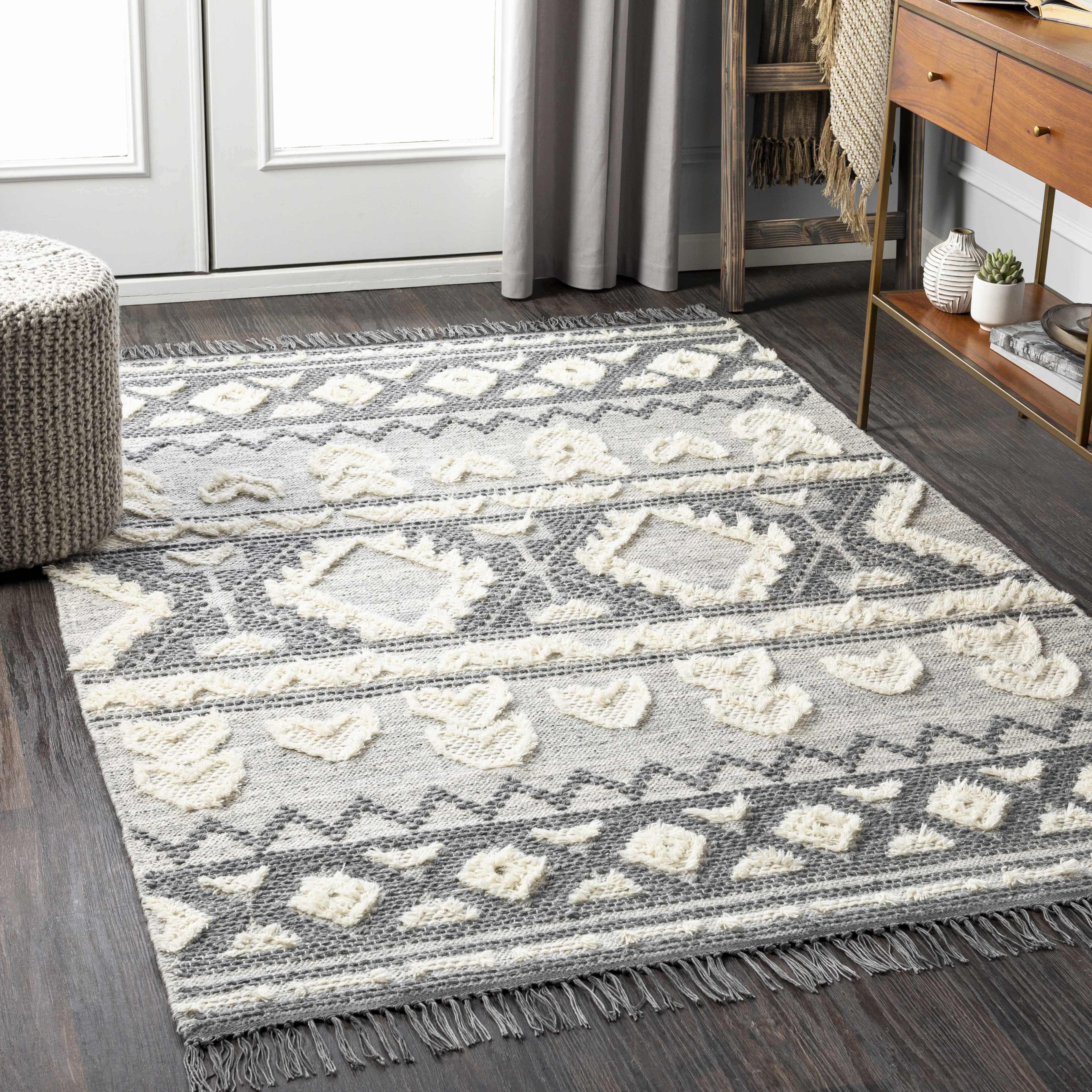 Chestnutridge 4' x 6' Bohemian/ Wool Area Rug - Hauteloom