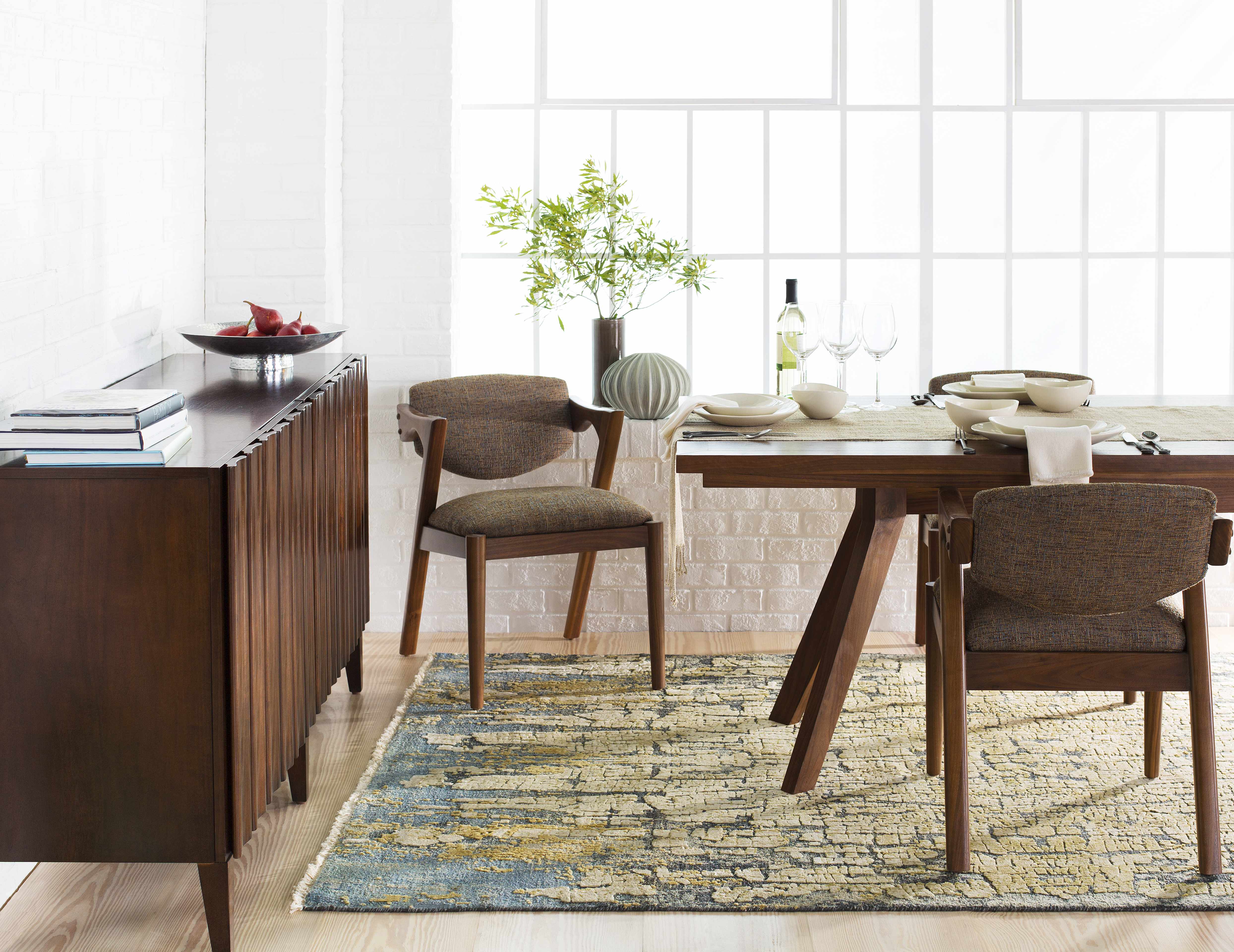 Latour 2' x 3' Modern Silk Area Rug - Hauteloom