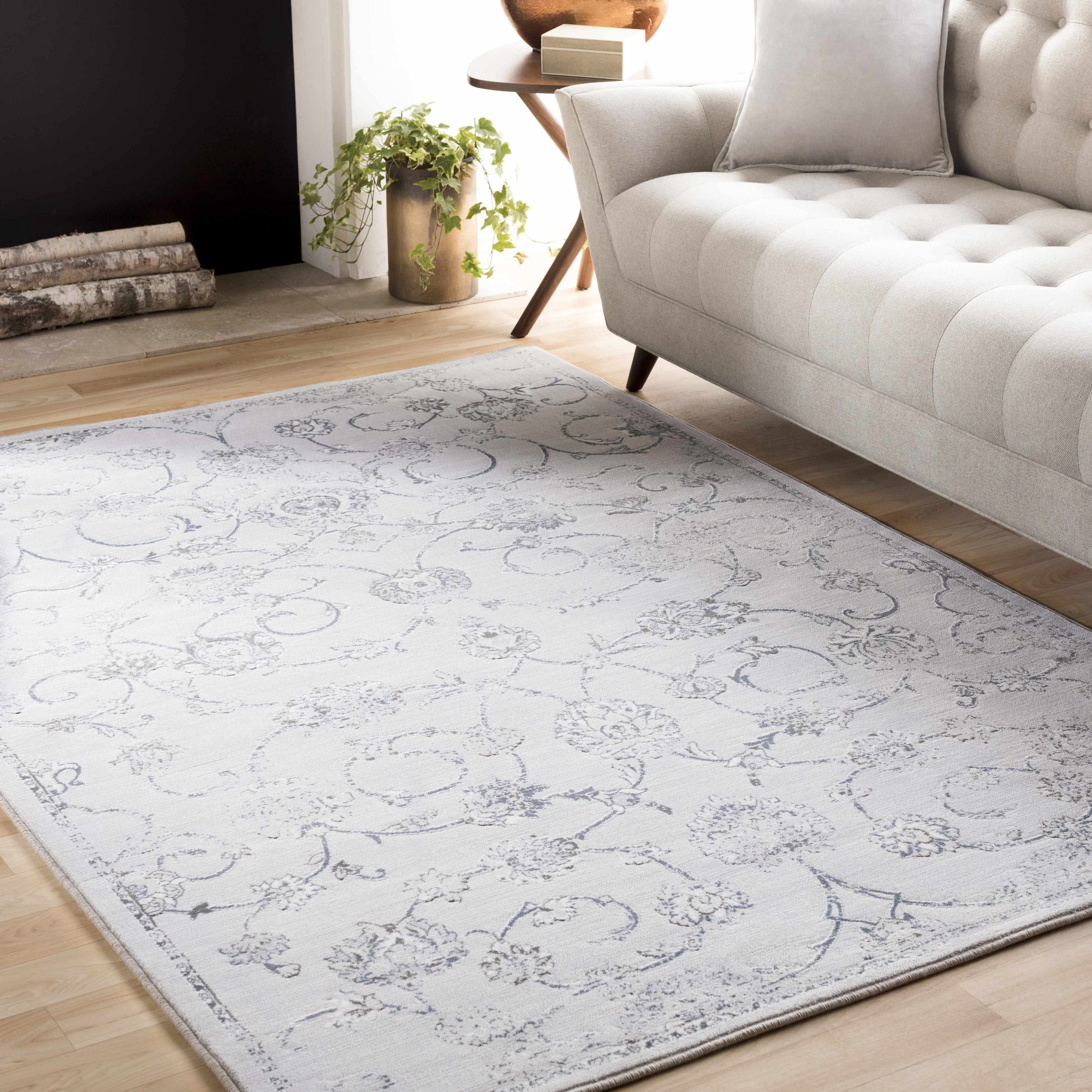 Greenleaf 2' x 2'11in Updated Traditional Area Rug - Hauteloom