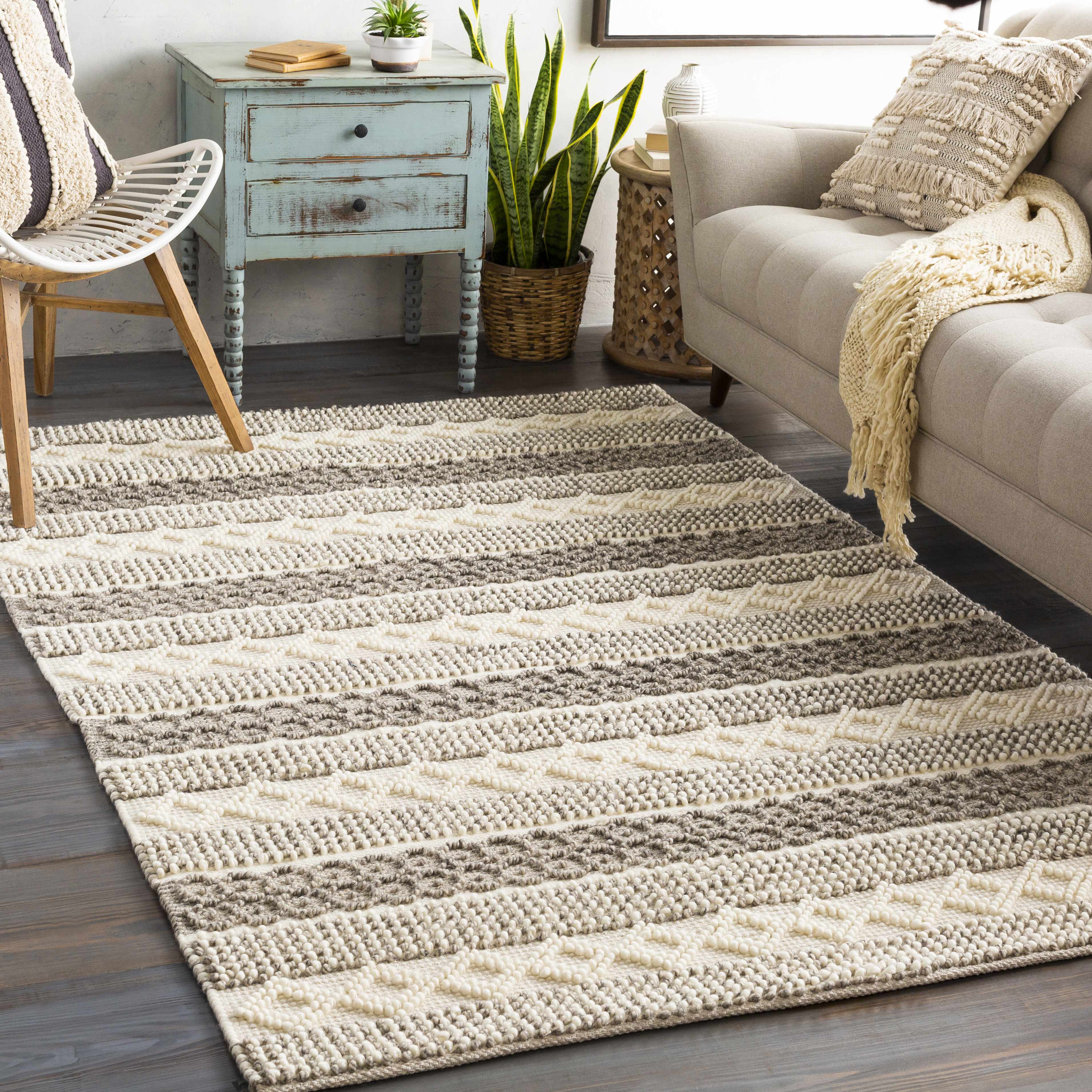 Valley 3' x 5' Bohemian/ Wool Area Rug - Hauteloom