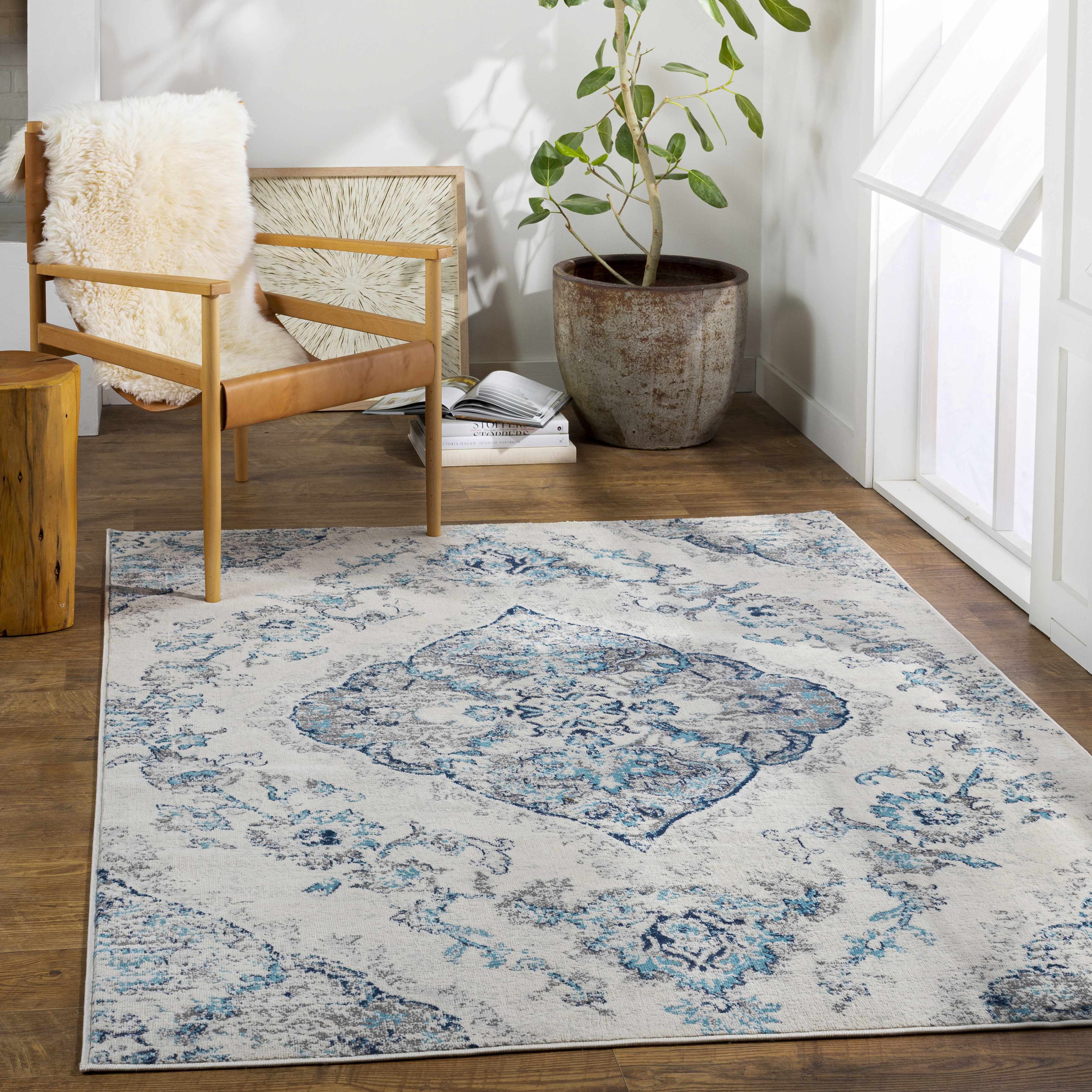 Holmwood 7'10in x 10' Traditional Area Rug - Hauteloom