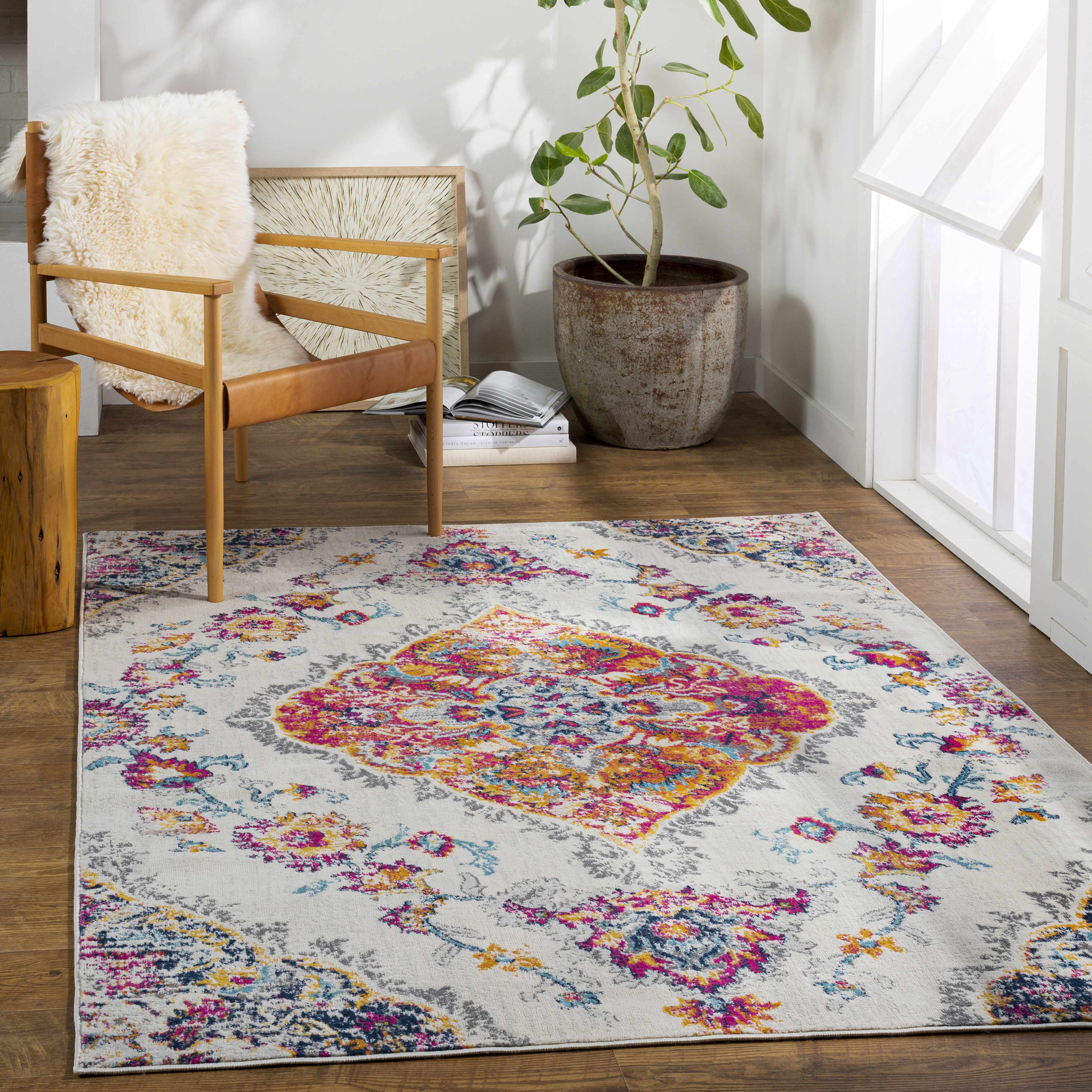Wool 6'7in x 9' Traditional Area Rug - Hauteloom