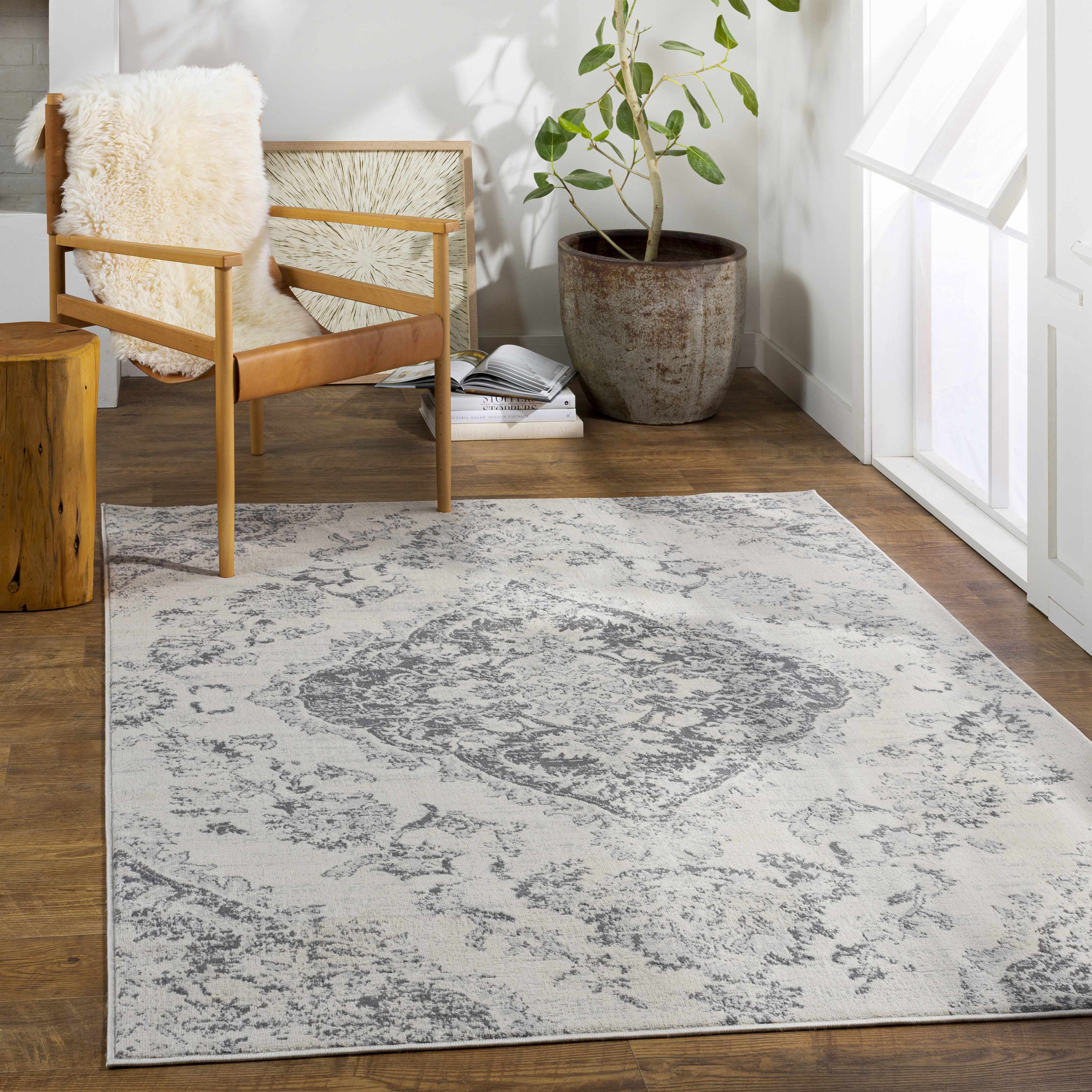 Kotara 6'7in x 9' Traditional Area Rug - Hauteloom