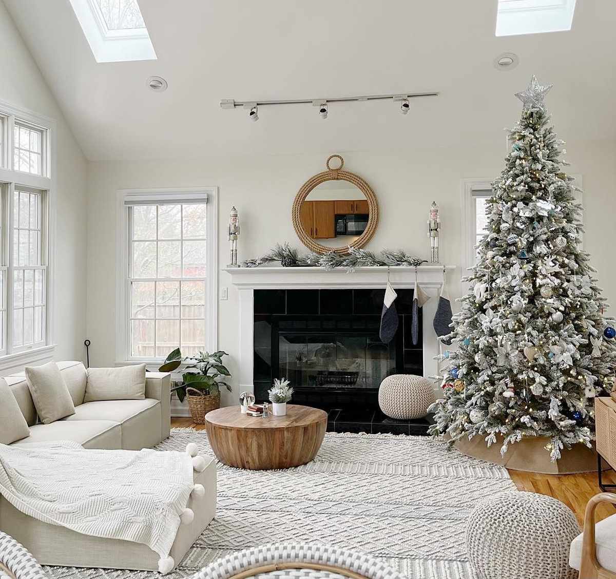 Nunnelly 8' x 10' Bohemian/ Moroccan Bohemian Farmhouse Wool Area Rug - Hauteloom