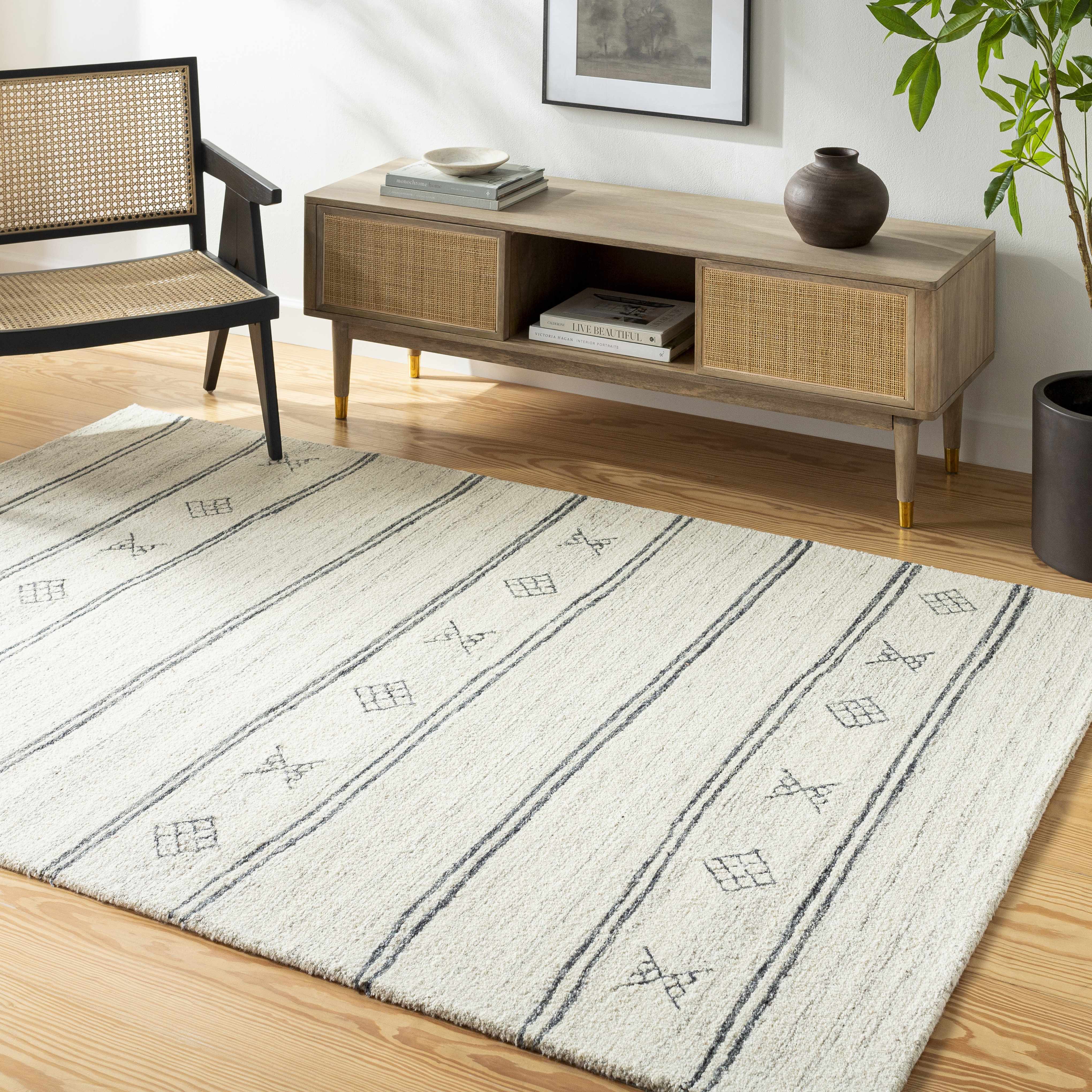 Amaka 5' x 7'6in Wool Area Rug - Hauteloom