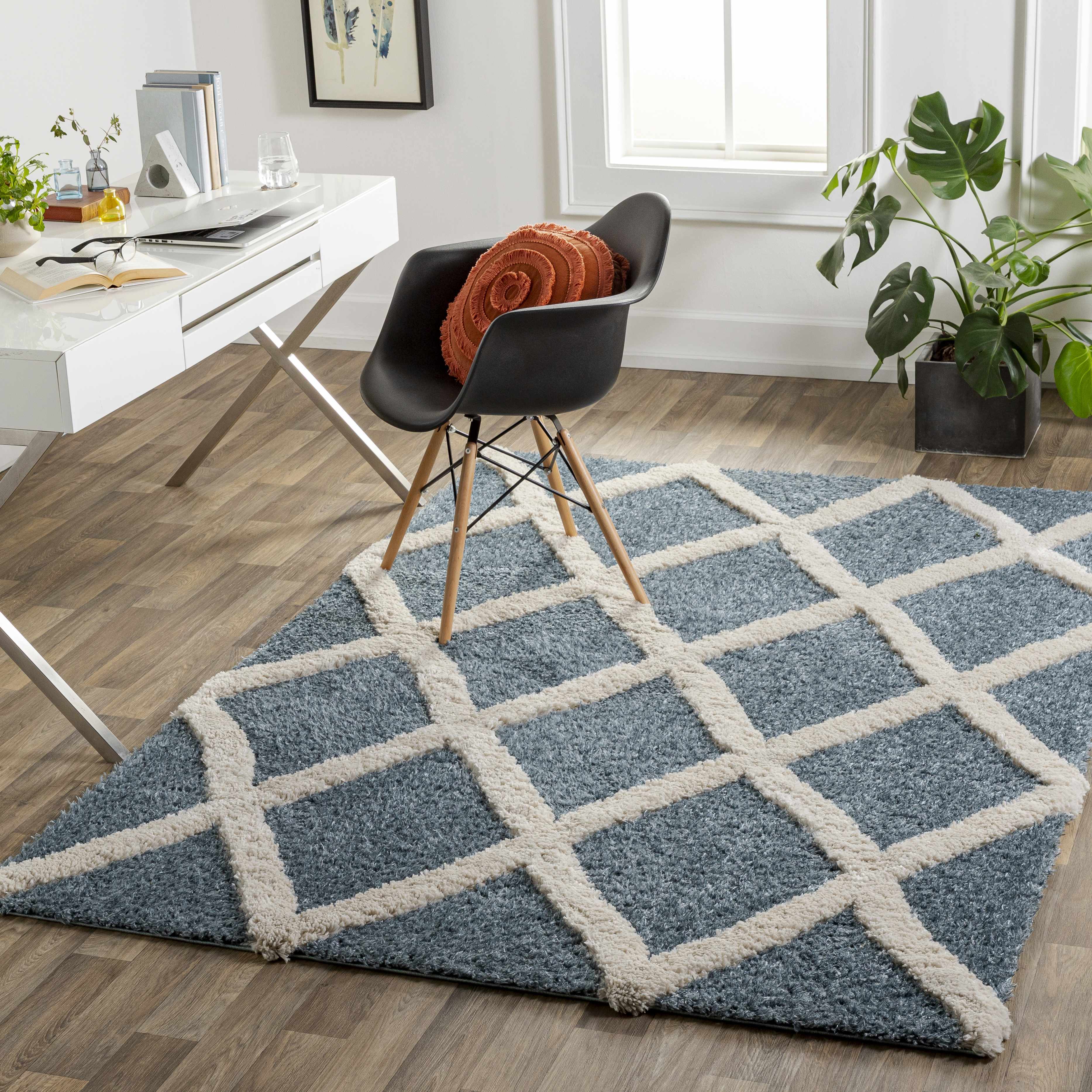 Esenler 5'3in x 7' Shag Plush Area Rug - Hauteloom