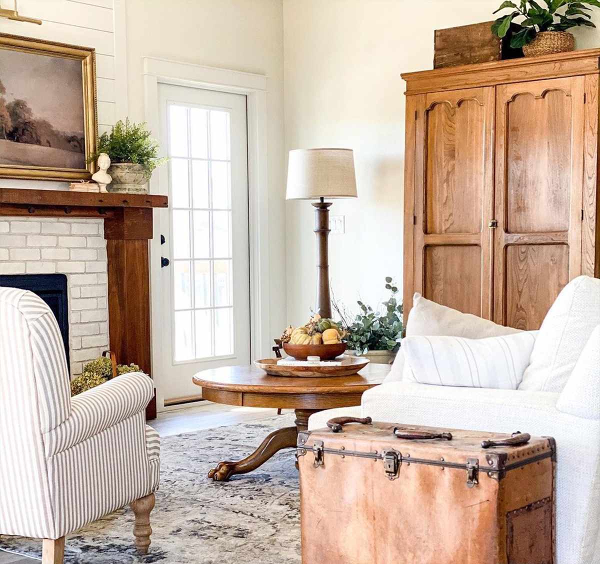 Georgiana 2' x 2'11in Updated Traditional Area Rug - Hauteloom