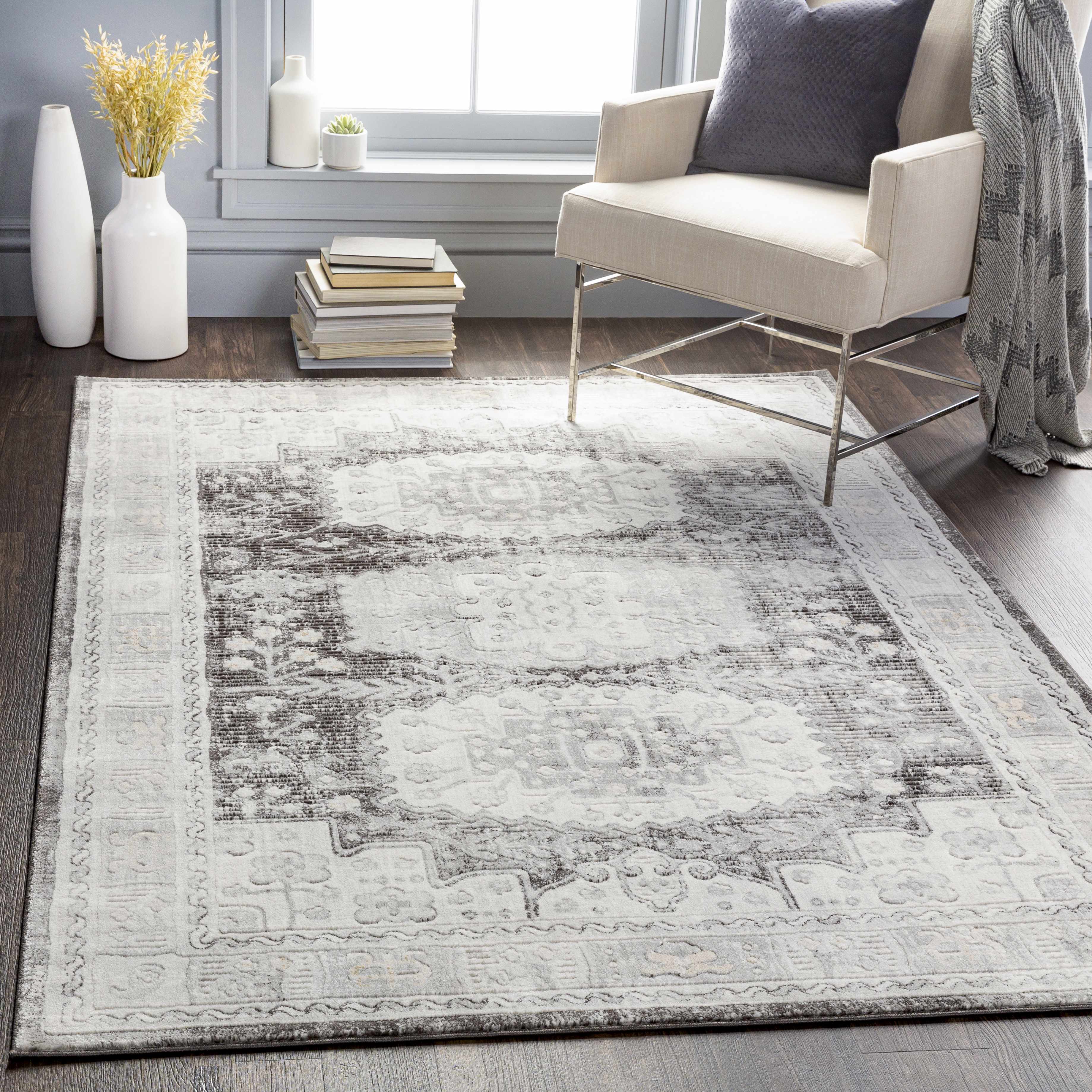 Vanderbilt 6'7in x 9' Traditional Area Rug - Hauteloom