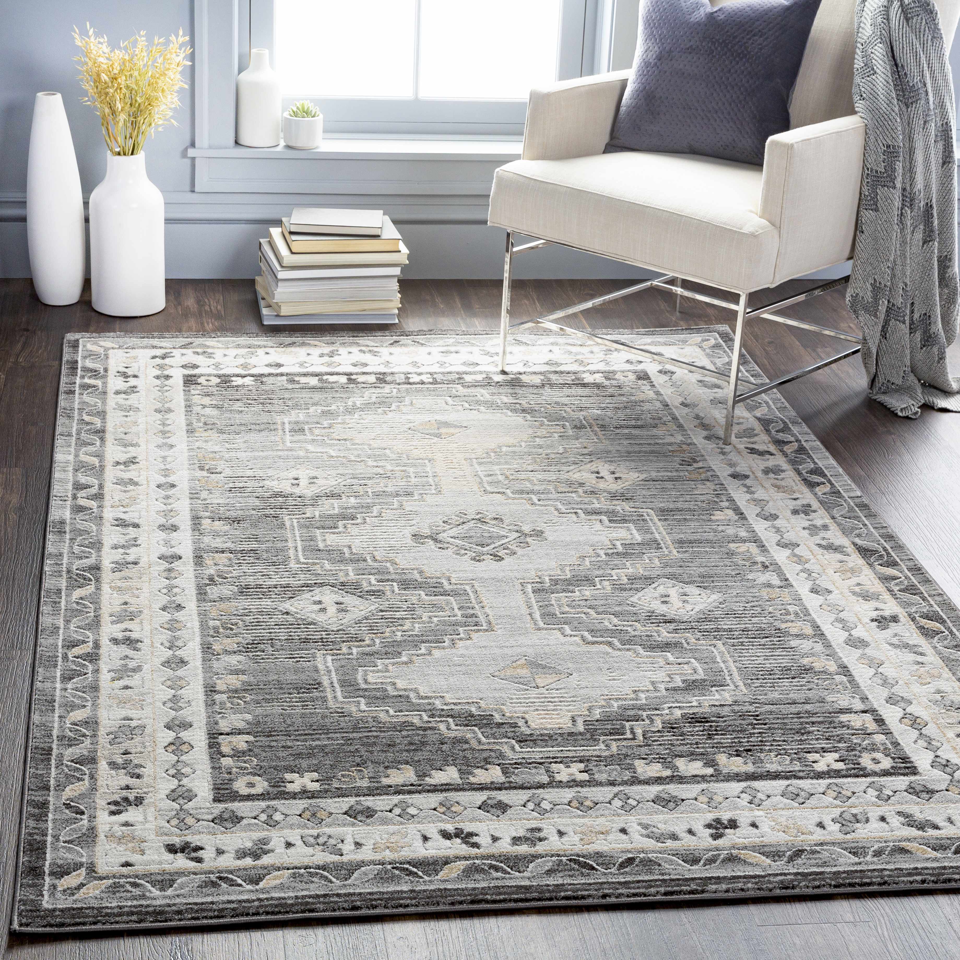 Godstone 2' x 2'11in Traditional Area Rug - Hauteloom