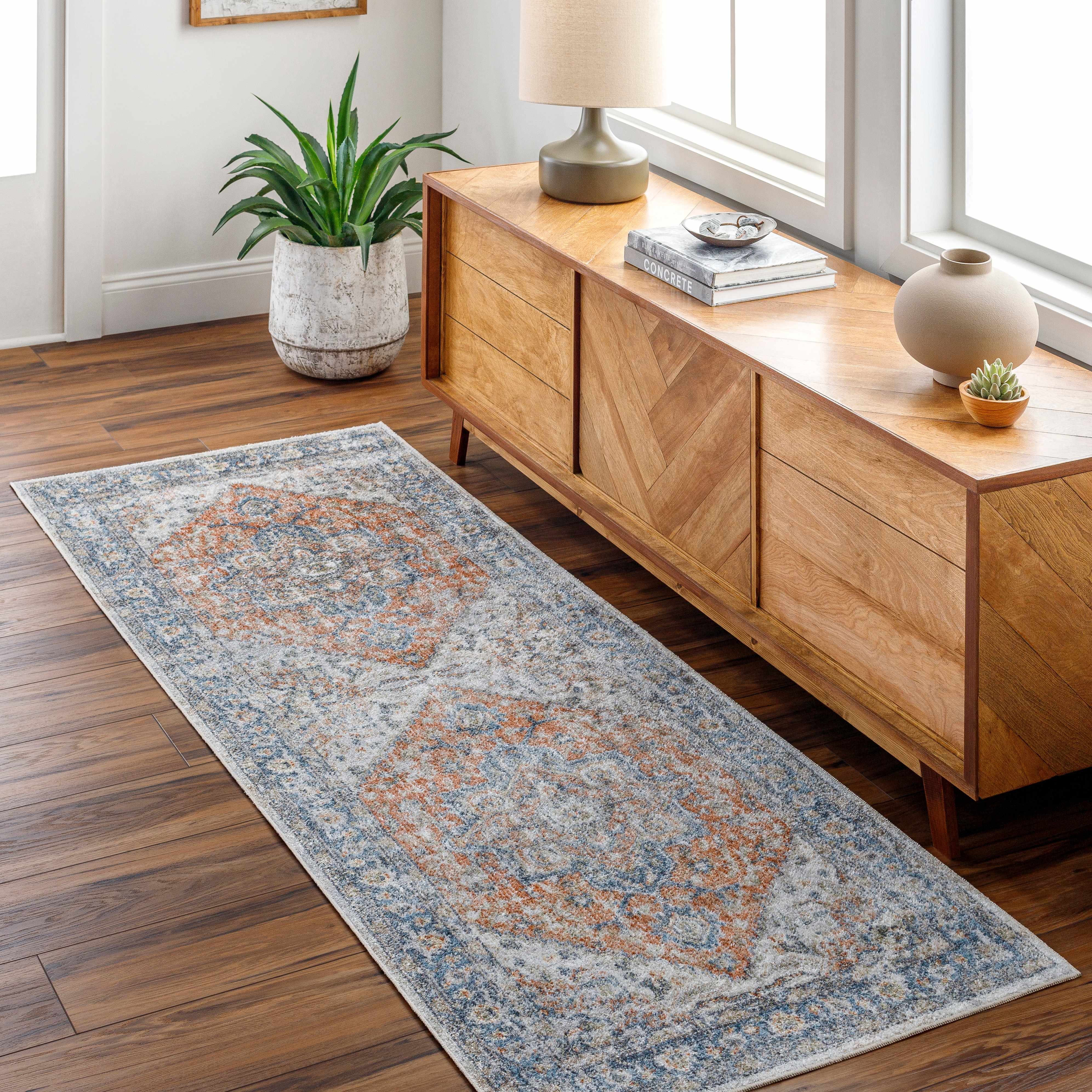 Ezri 6'7in Round Washable Area Rug - Hauteloom