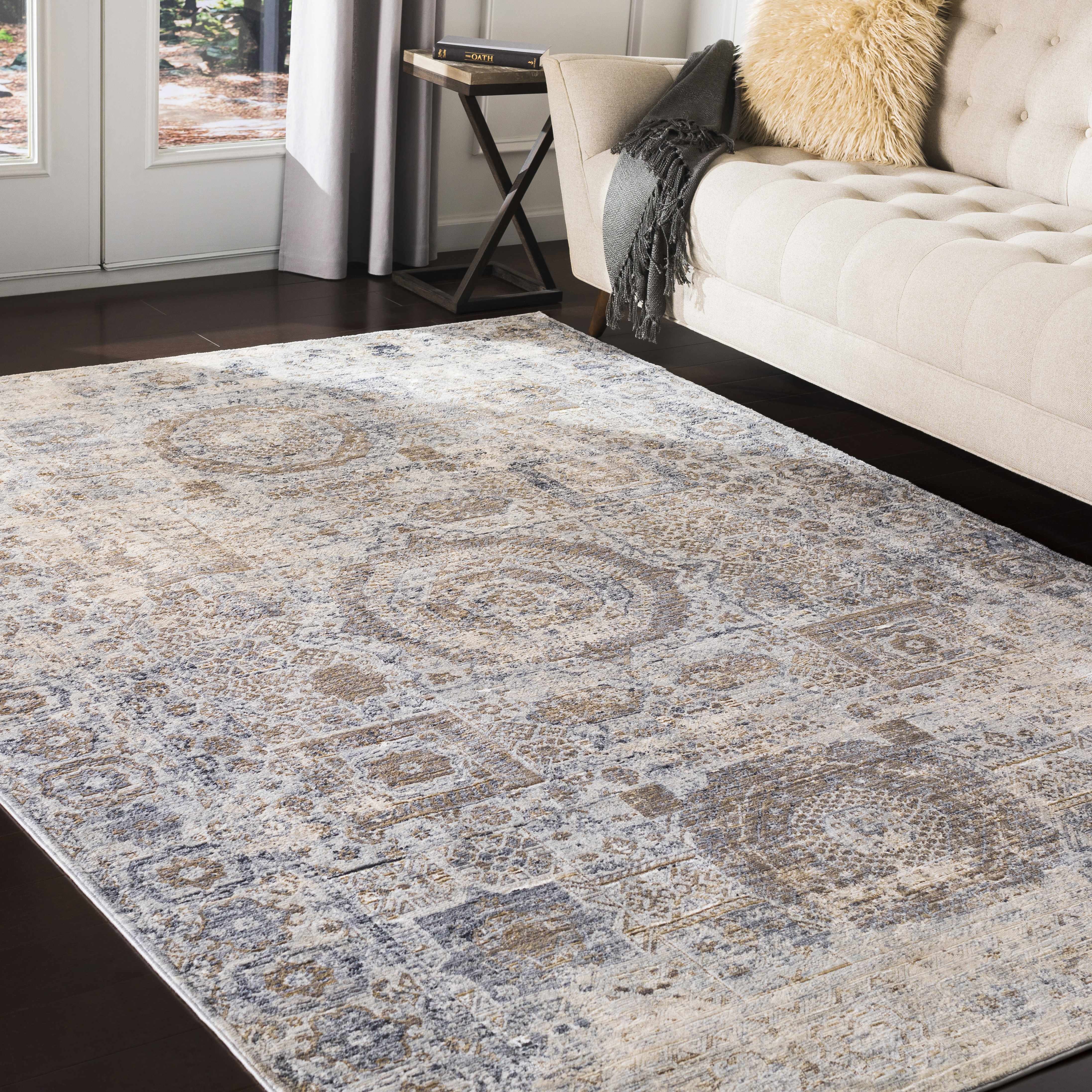 Mistletoe 2'7in x 4'11in Updated Traditional Area Rug - Hauteloom