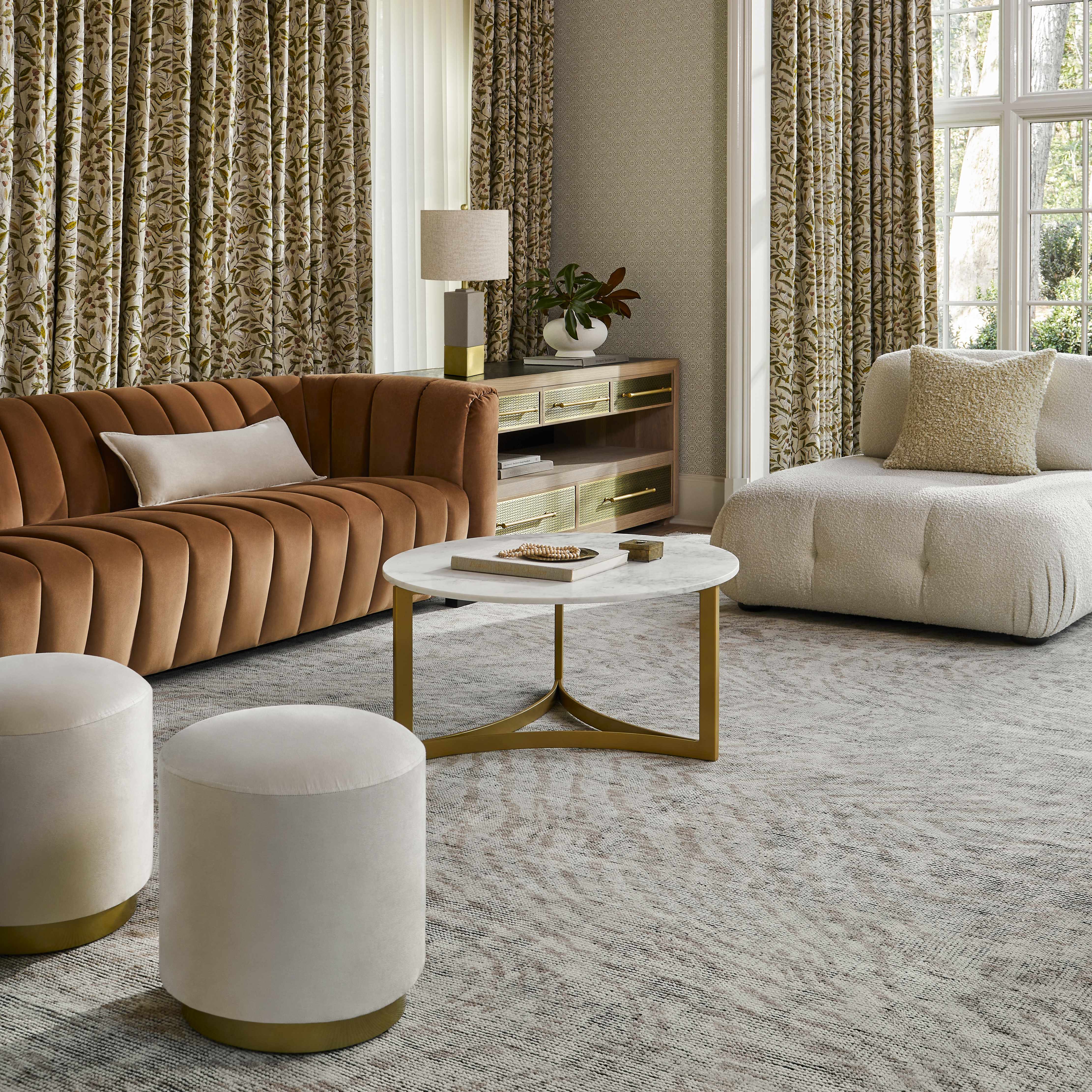 Cleta 4' x 6' Wool Area Rug - Hauteloom