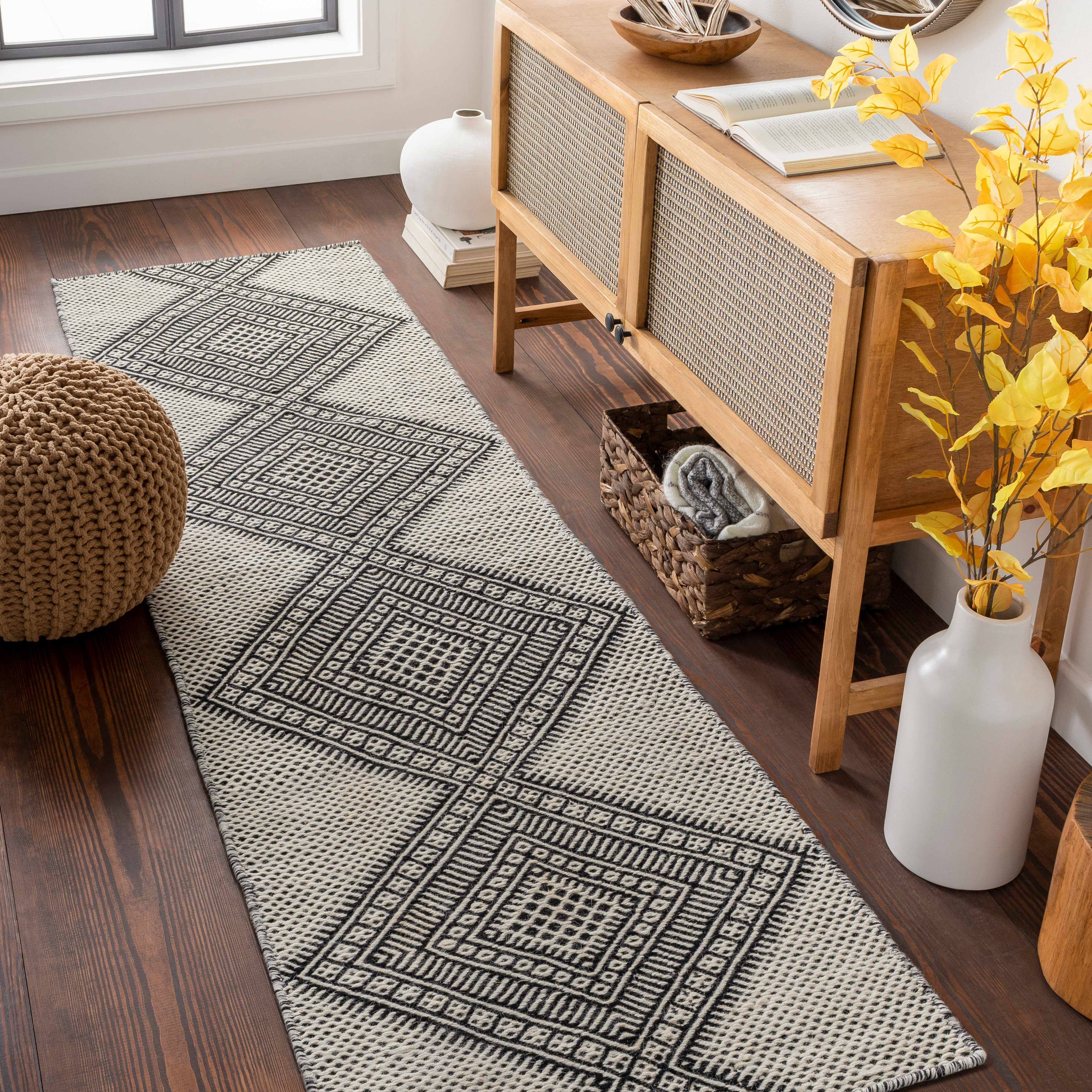 Claveria 6' x 9' Moroccan Farmhouse Wool Area Rug - Hauteloom