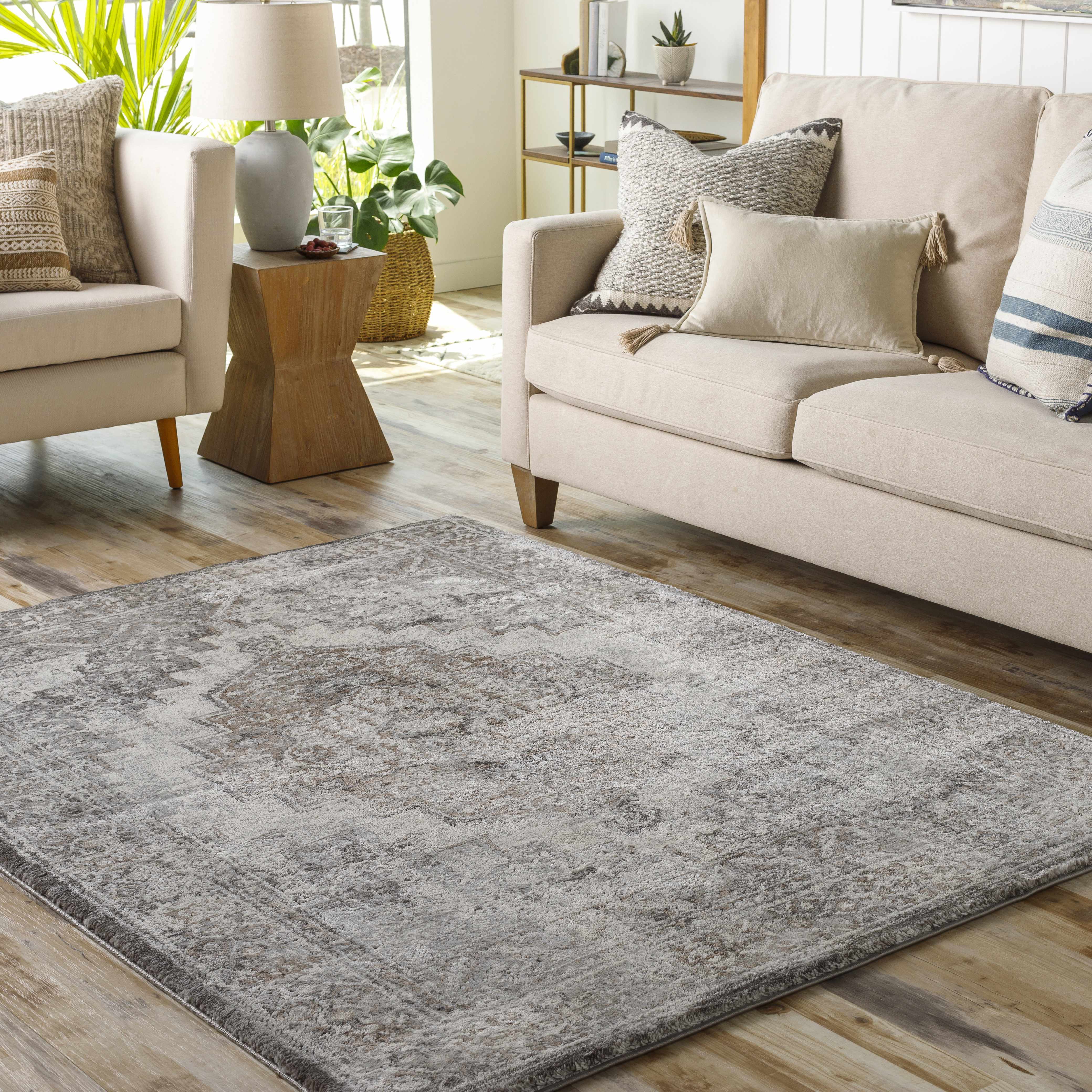 Cabayaoasan 5'3in x 7' Updated Traditional Farmhouse Area Rug - Hauteloom