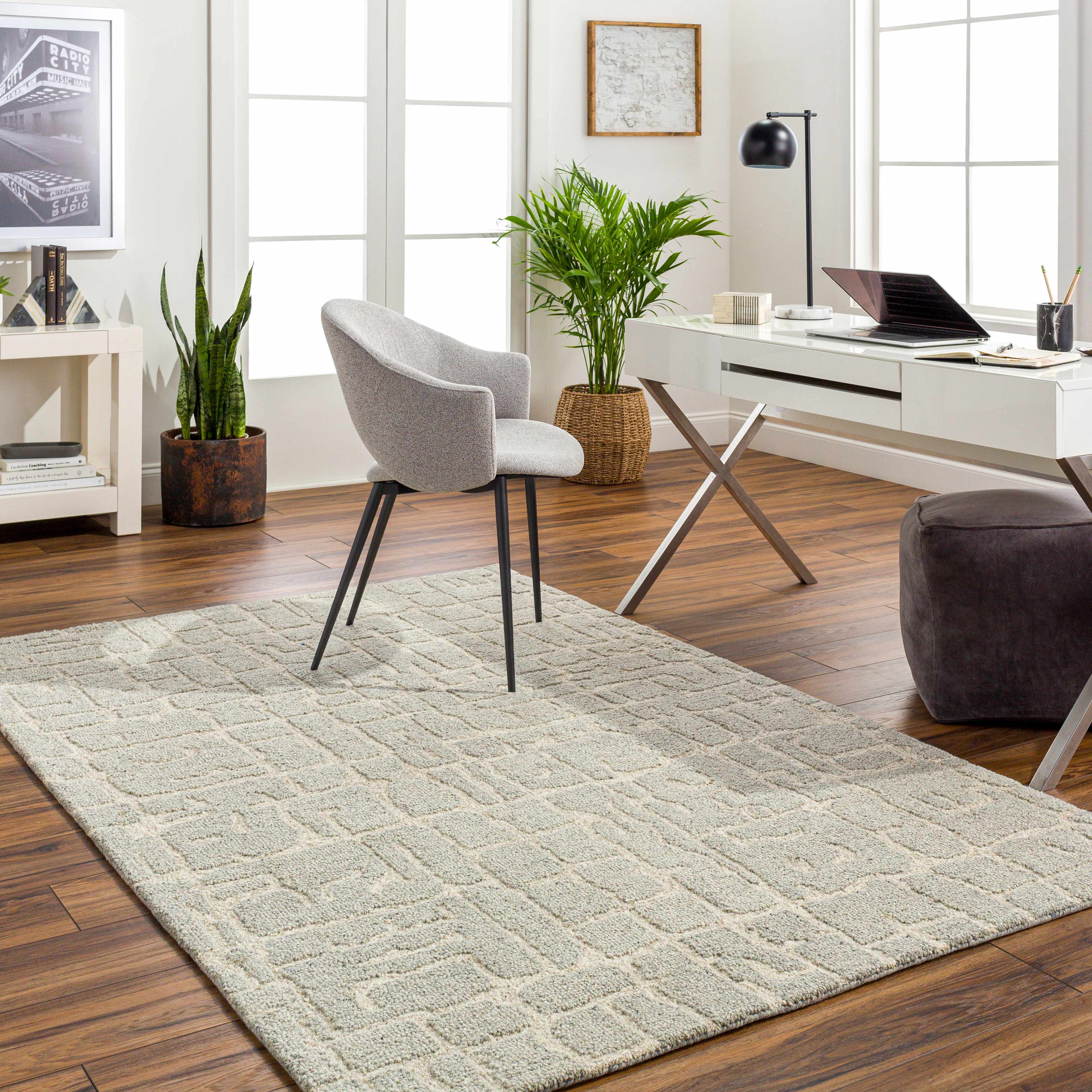 Posof 5' x 7'6in Handmade Wool Solid Wool Area Rug - Hauteloom