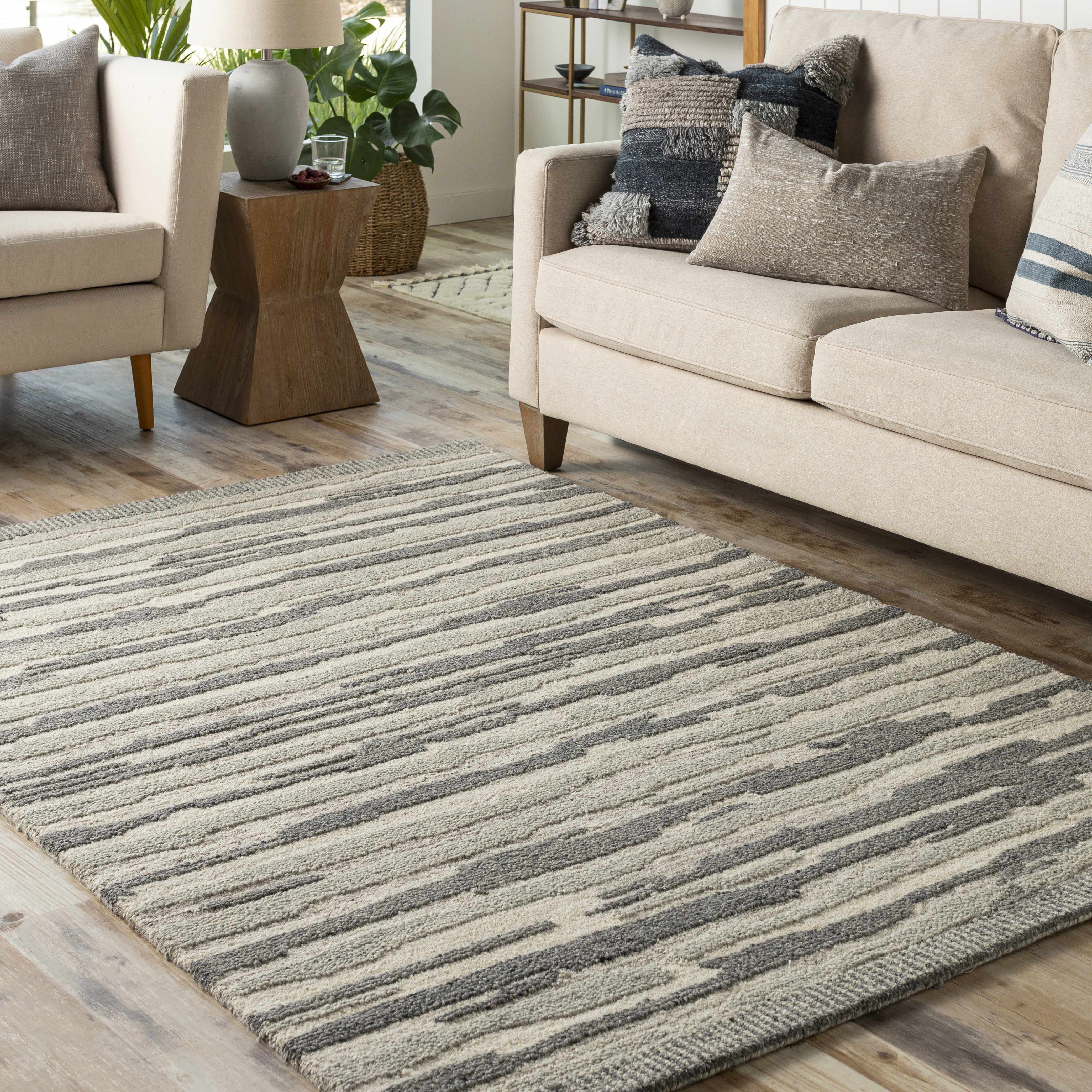 Pangascasan 5' x 7'6in Handmade Wool Solid Wool Area Rug - Hauteloom