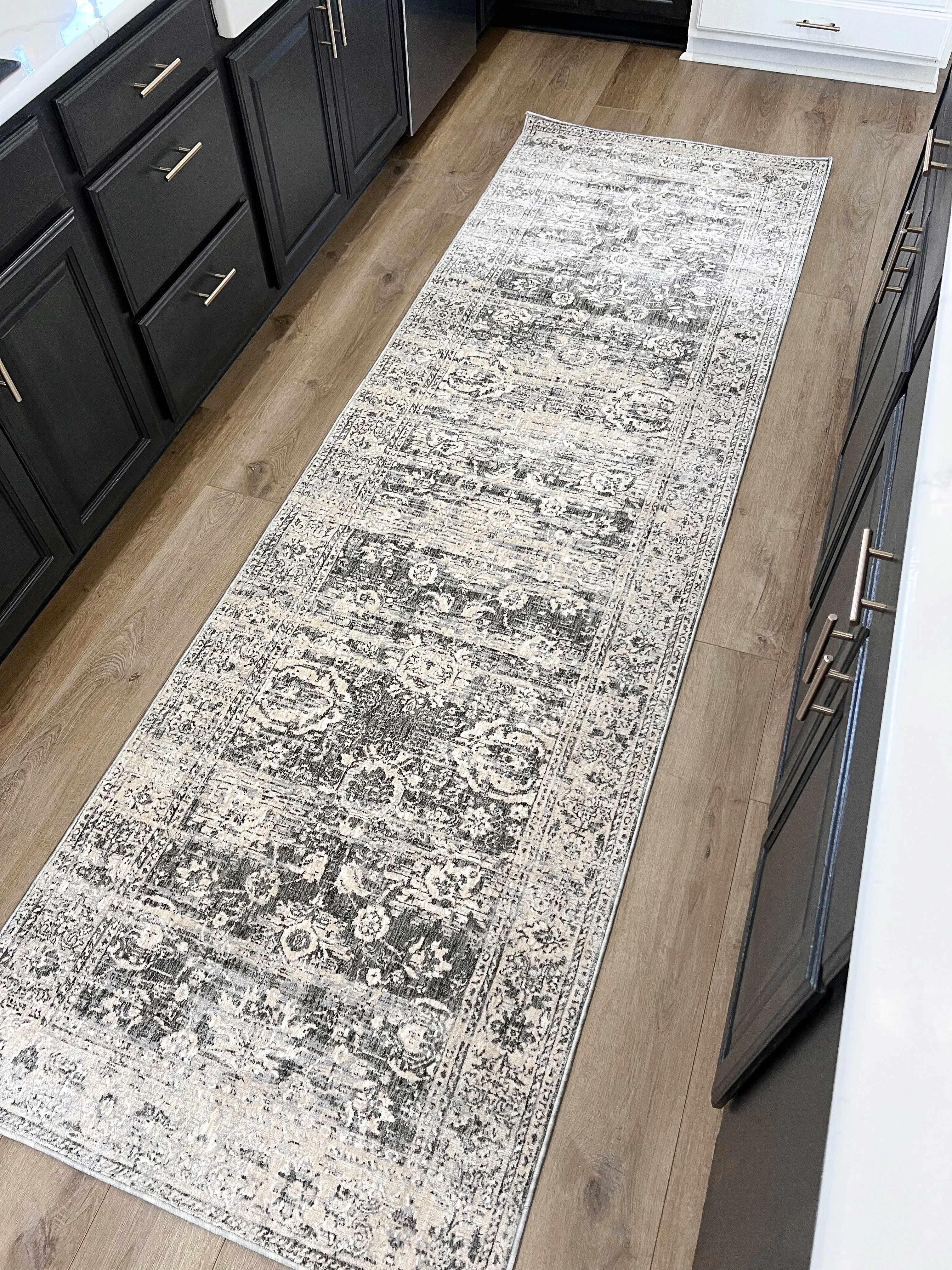 Divisoria 5' x 8'2in Traditional Updated Traditional Farmhouse Area Rug - Hauteloom