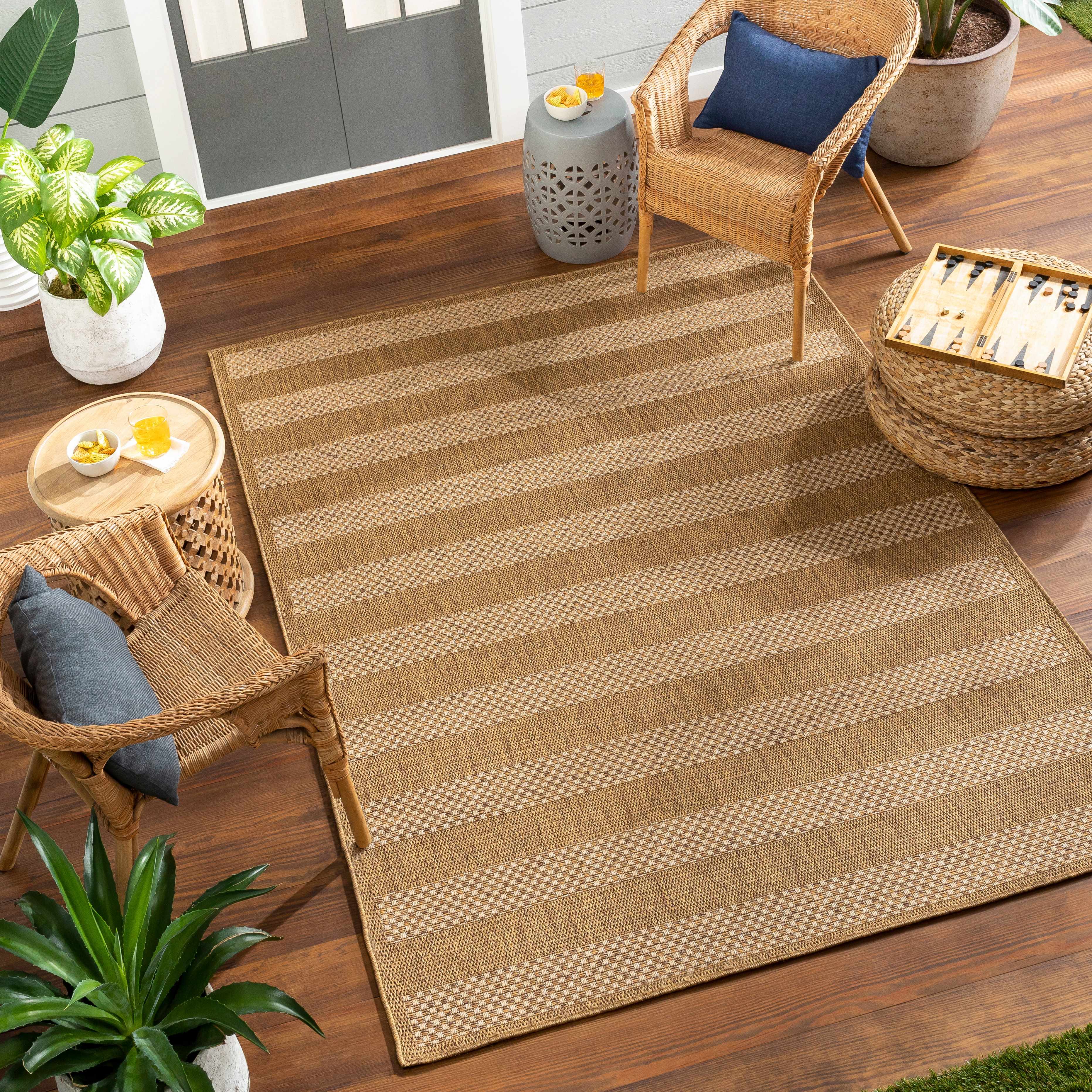 Hiero 6'7in x 9' Outdoor Area Rug - Hauteloom