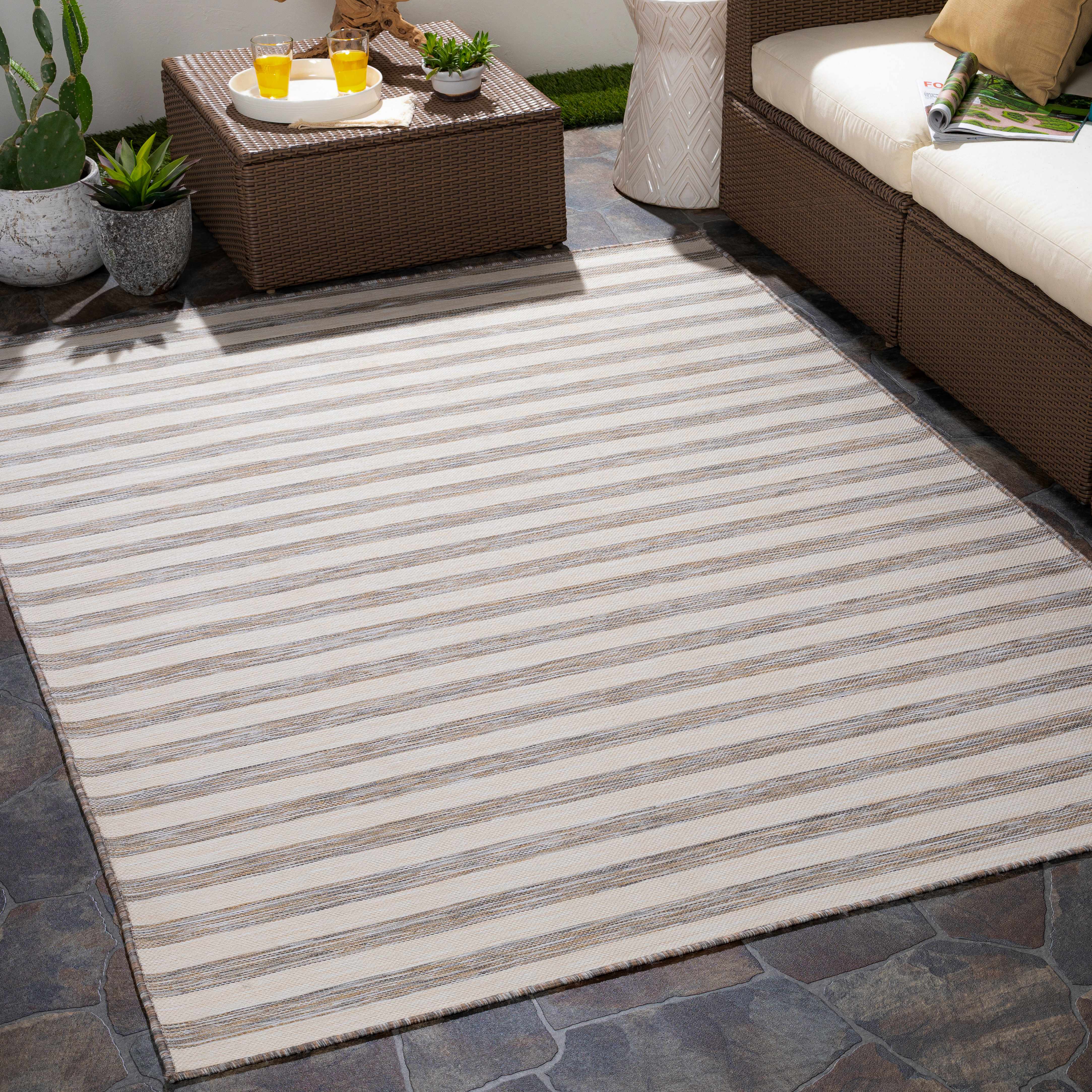 Clackmannanshire 2'7in x 4'11in Outdoor Area Rug - Hauteloom