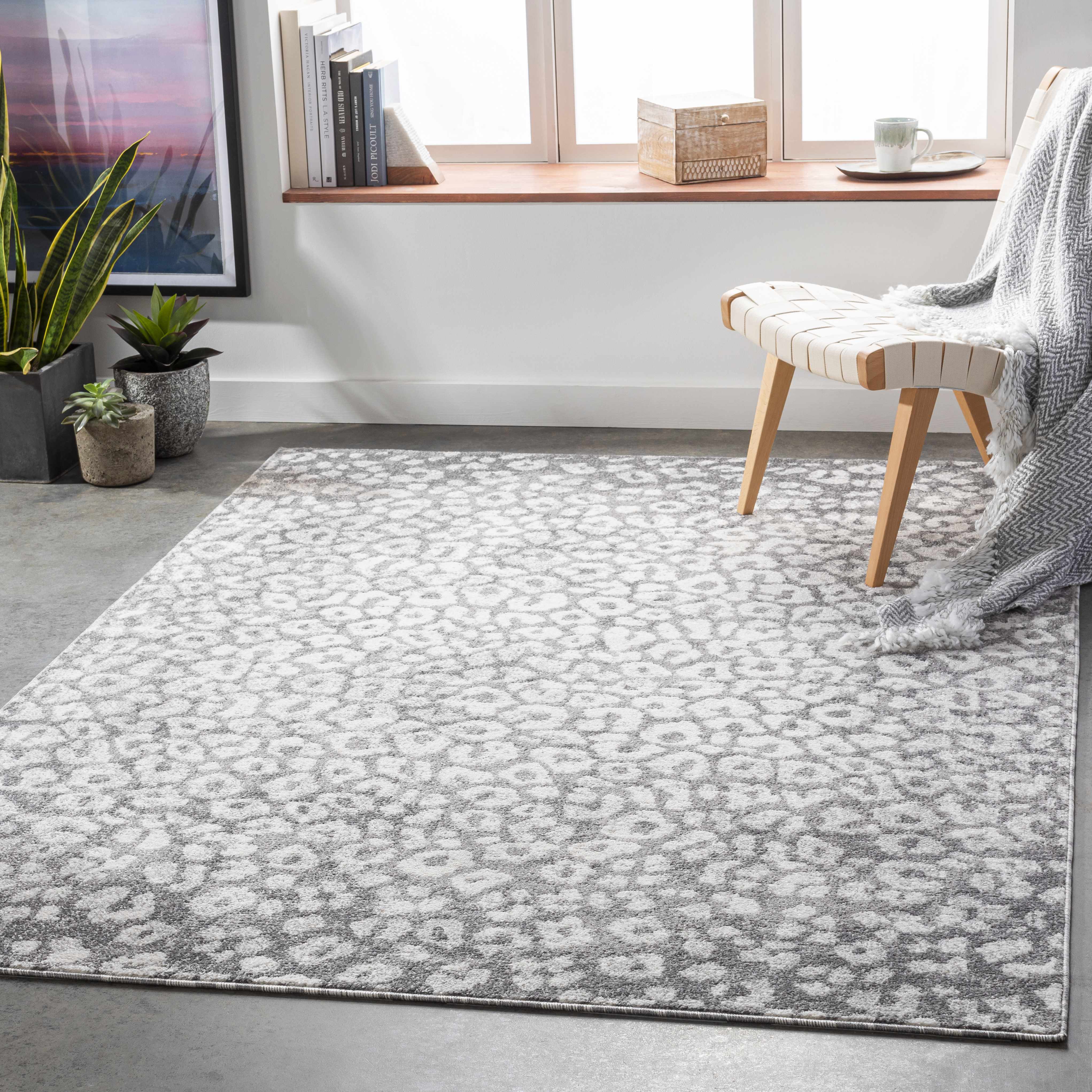 Hubbardsville 6'7in x 9' Modern Area Rug - Hauteloom