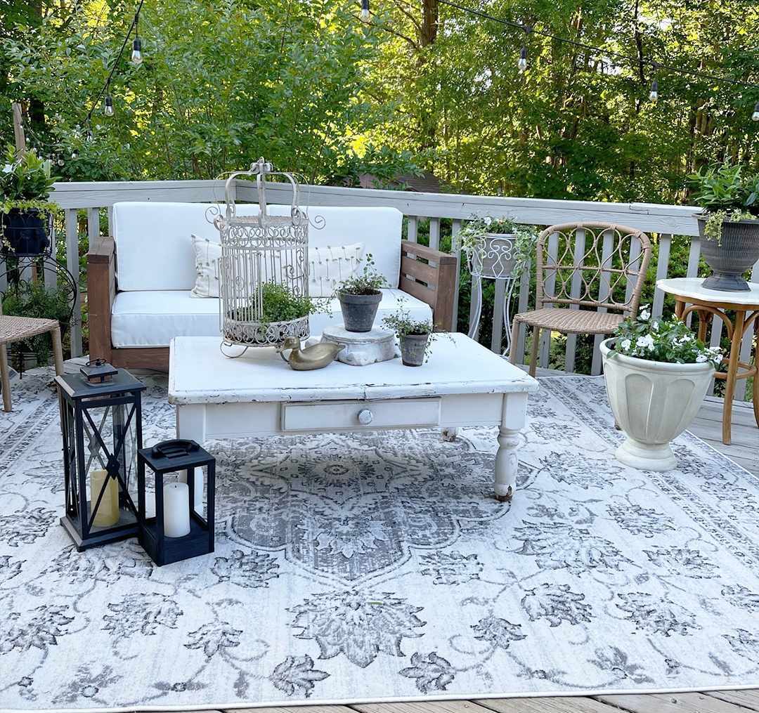 Binitayan 6'7in x 9' Outdoor Farmhouse Outdoor Area Rug - Hauteloom