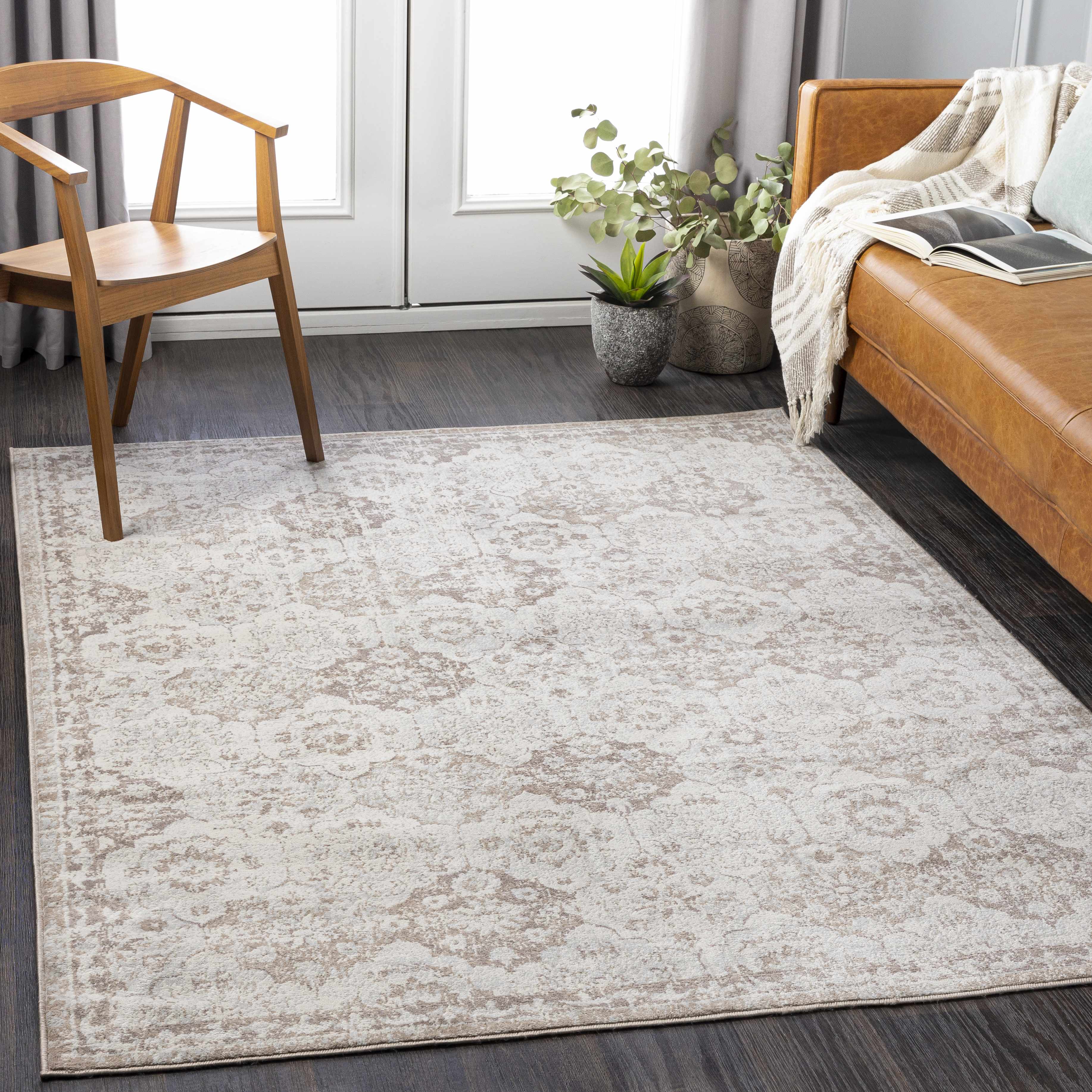 Chilworth 6'7in x 9' Traditional Area Rug - Hauteloom