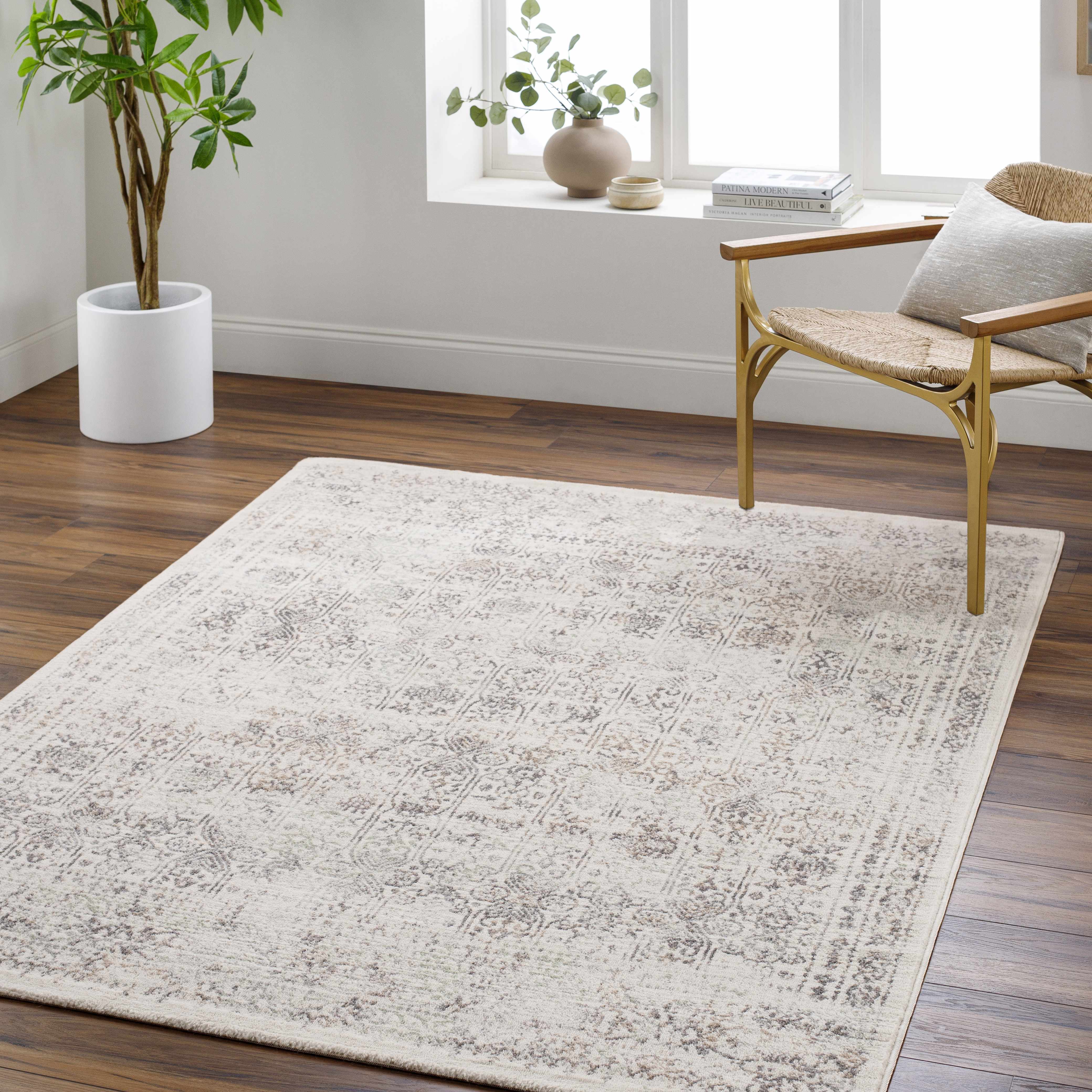Hajar 5'3in x 7'1in Traditional Area Rug - Hauteloom