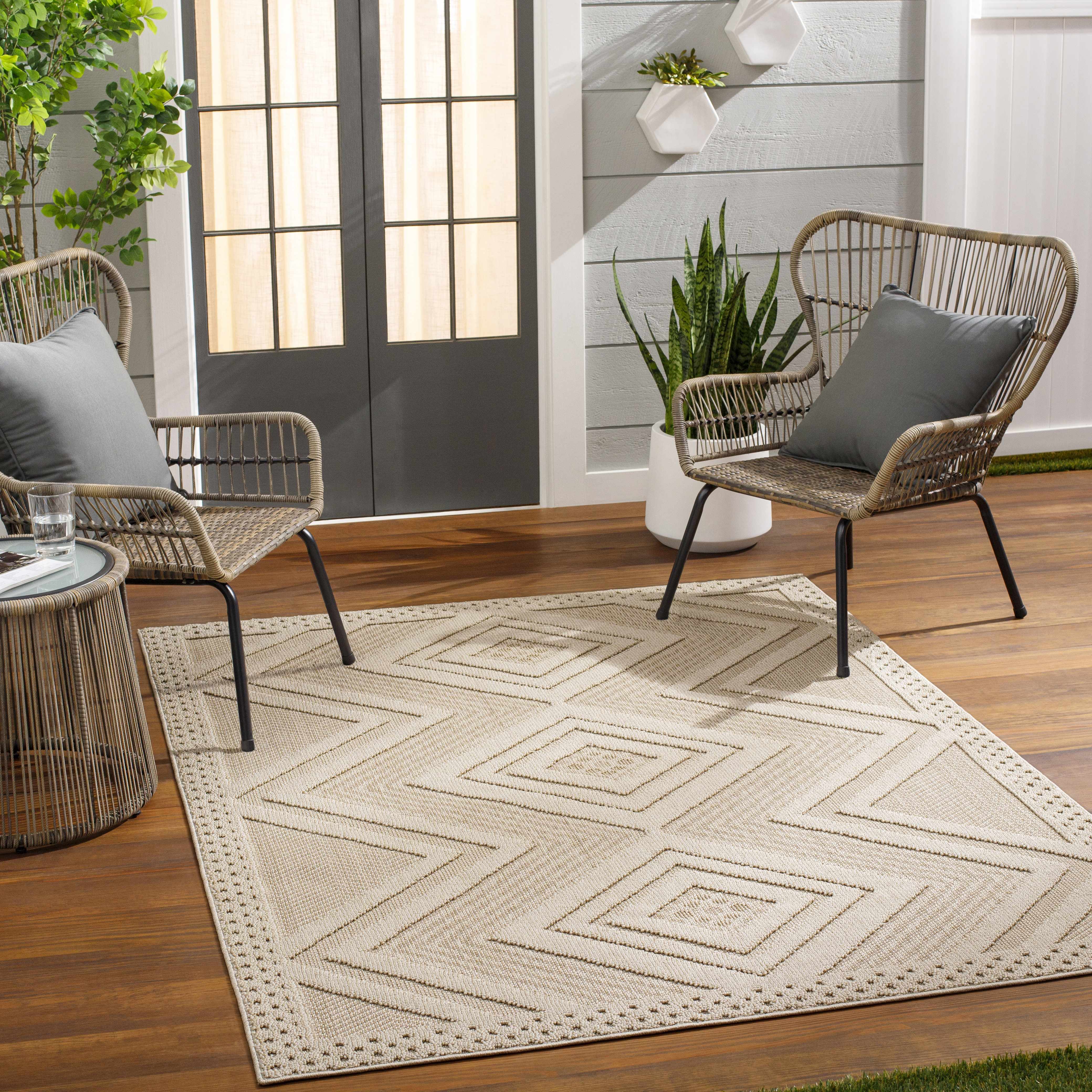 Aimee 5'3in x 7' Outdoor Area Rug - Hauteloom