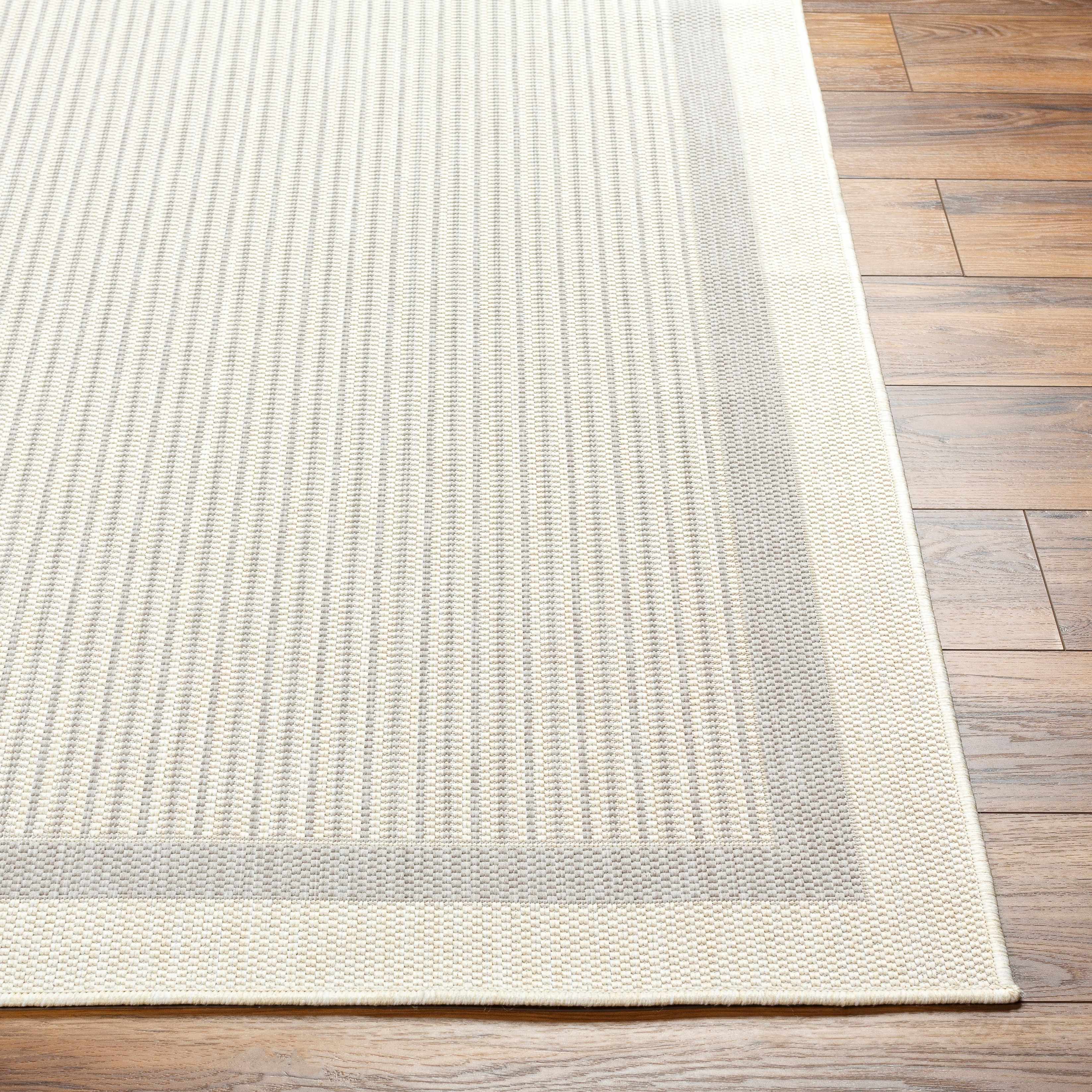 Hevel 5'3in x 7' Outdoor Area Rug - Hauteloom