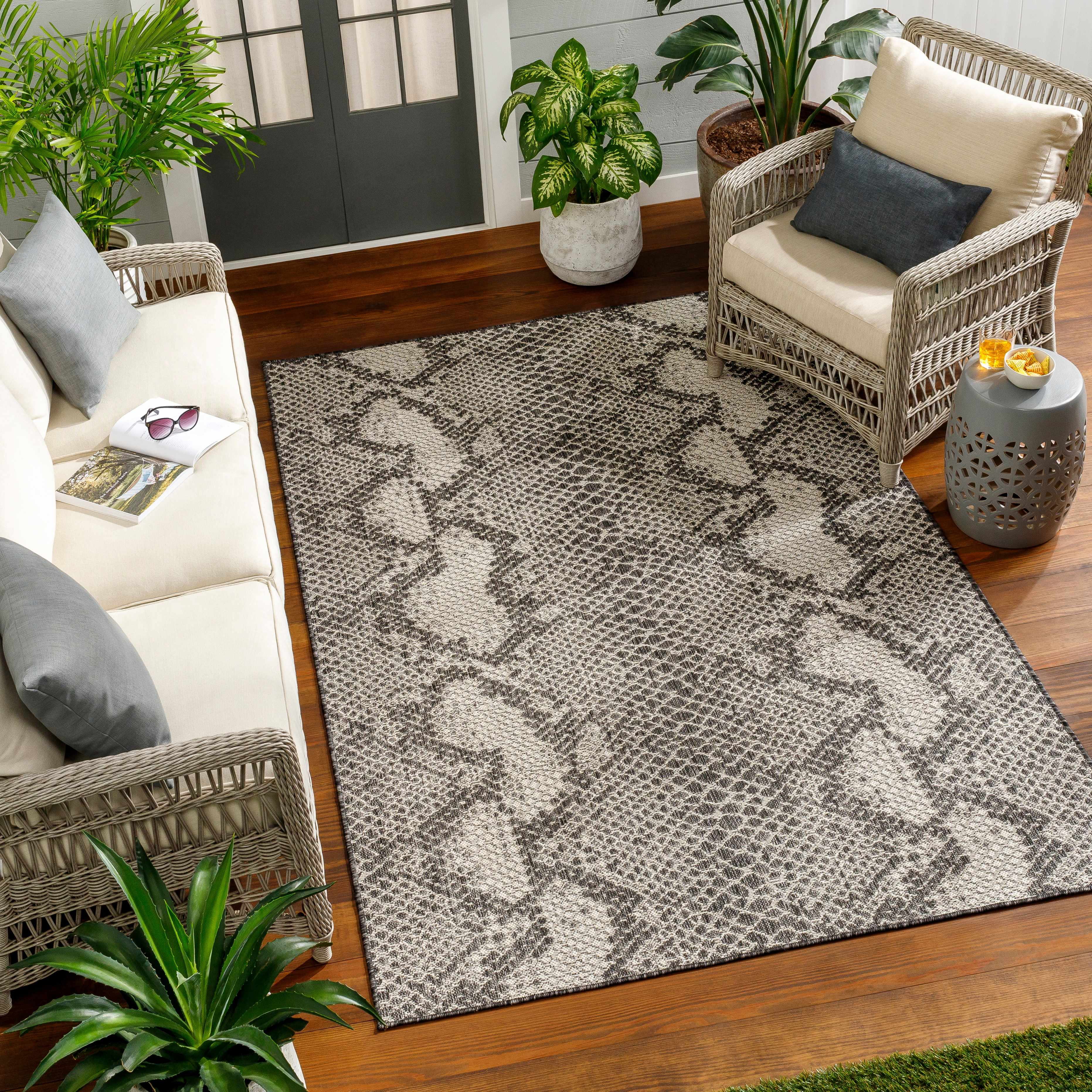 Estee 5'3in x 7' Outdoor Area Rug - Hauteloom