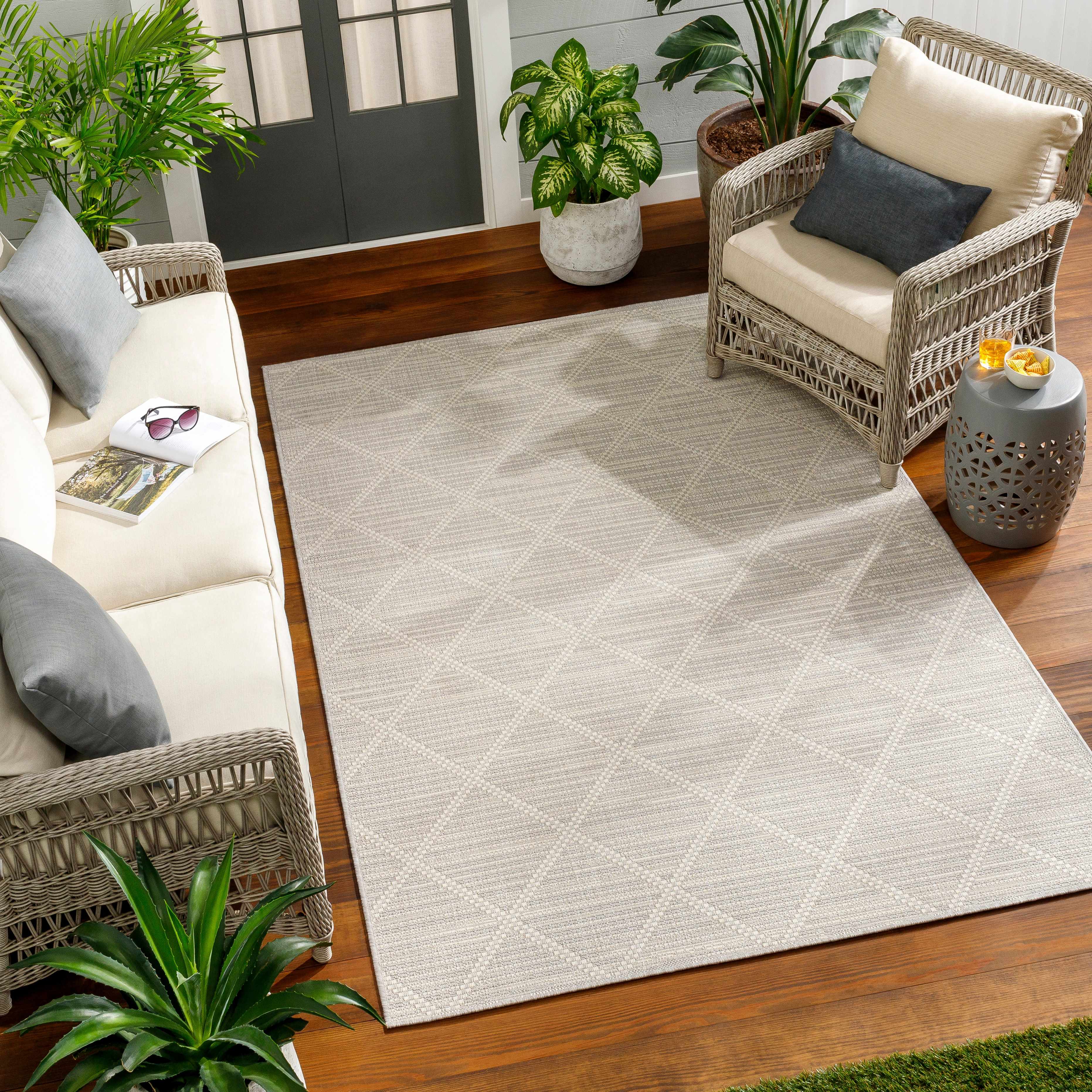 Ivory 5'3in x 7' Outdoor Area Rug - Hauteloom