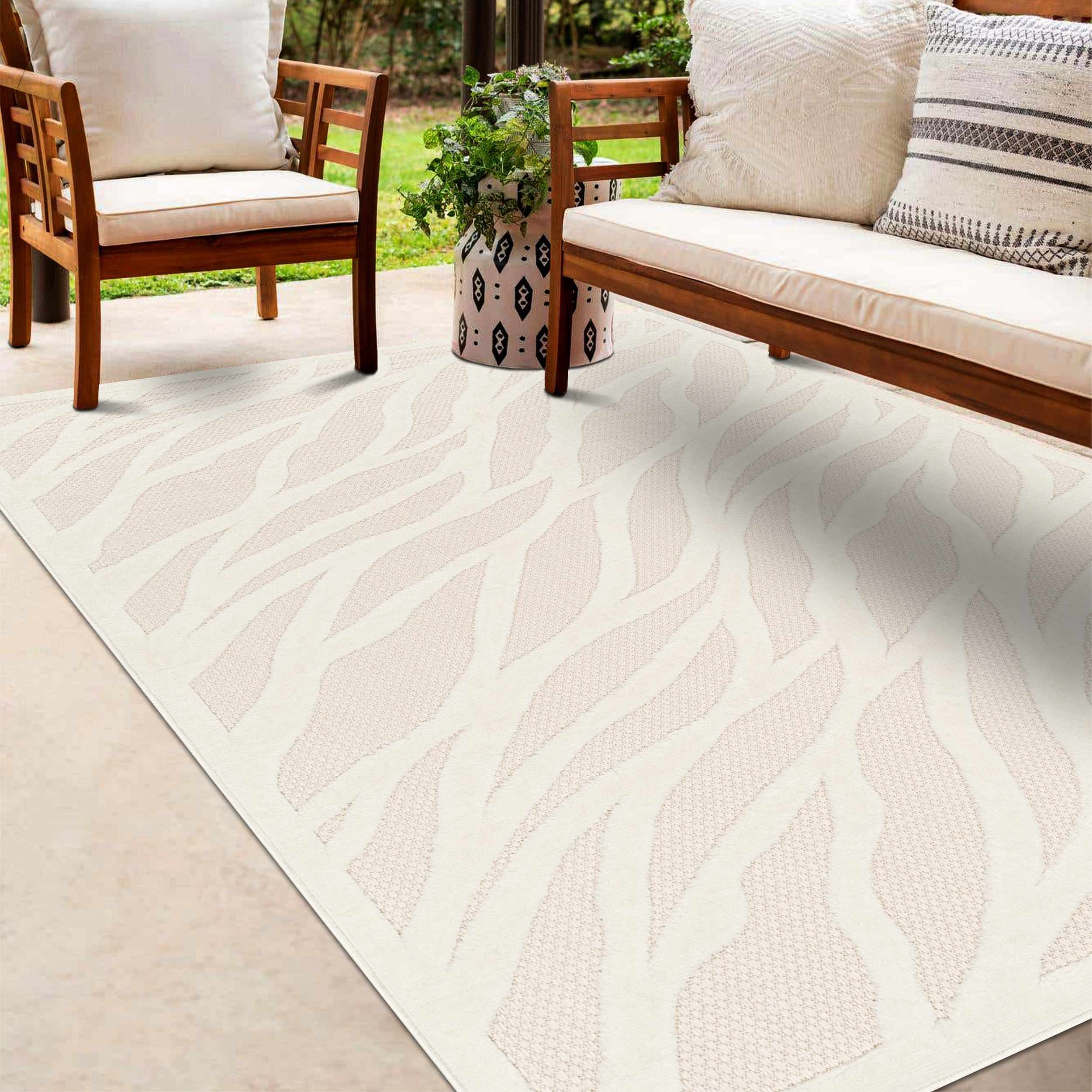 Astra 5'3in x 7' Outdoor Area Rug - Hauteloom