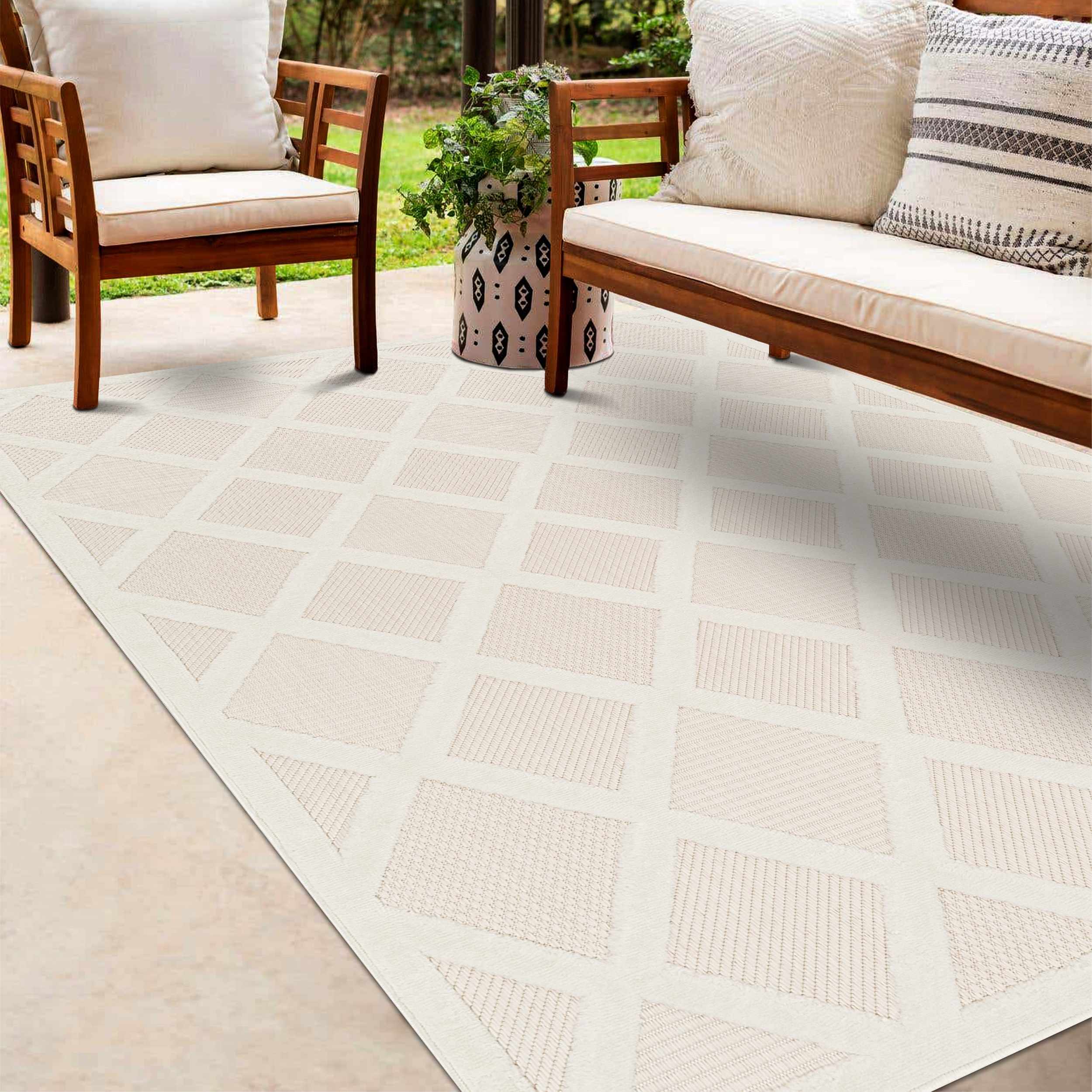 Akuna 5'3in x 7' Outdoor Area Rug - Hauteloom