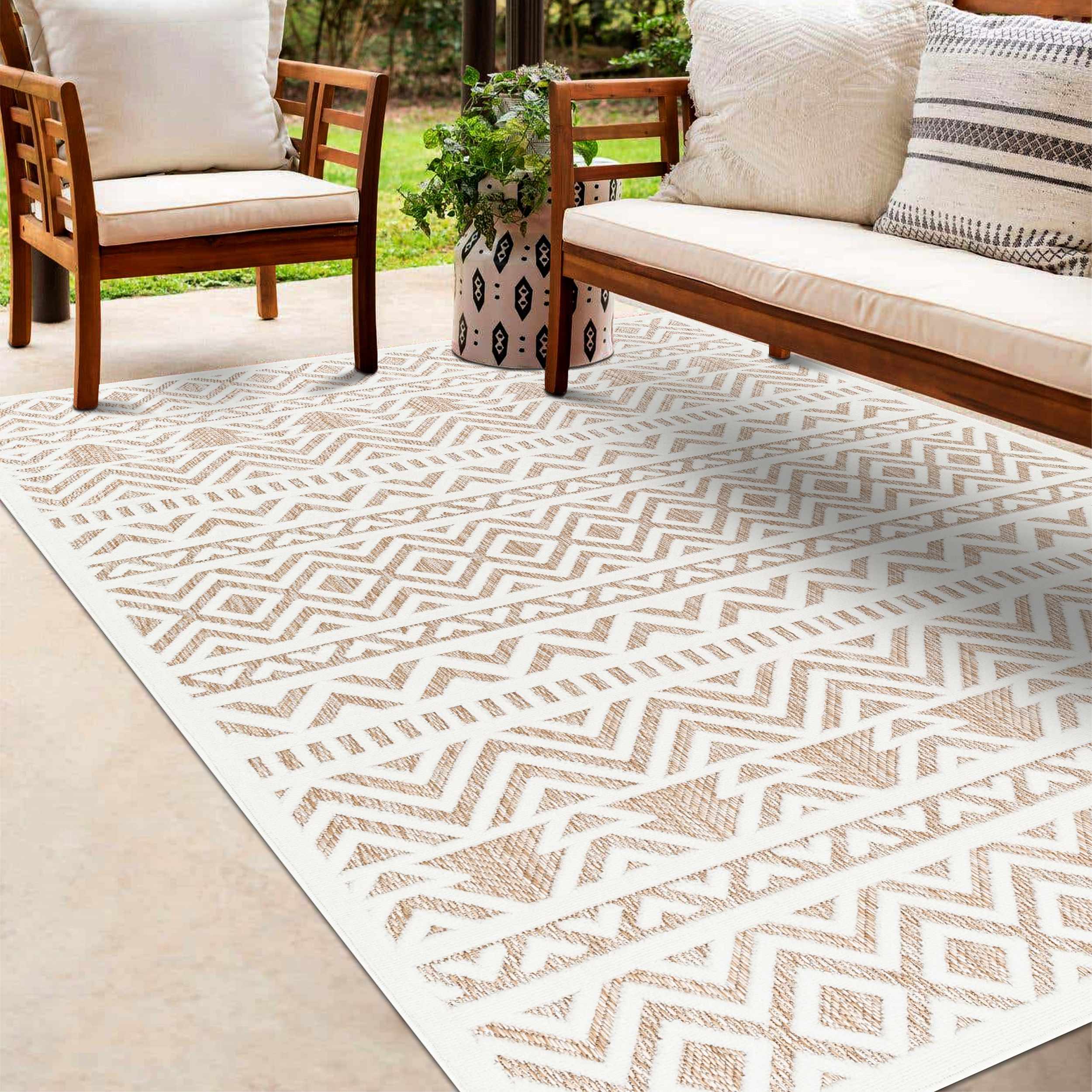 Bayle 5'3in x 7' Outdoor Area Rug - Hauteloom