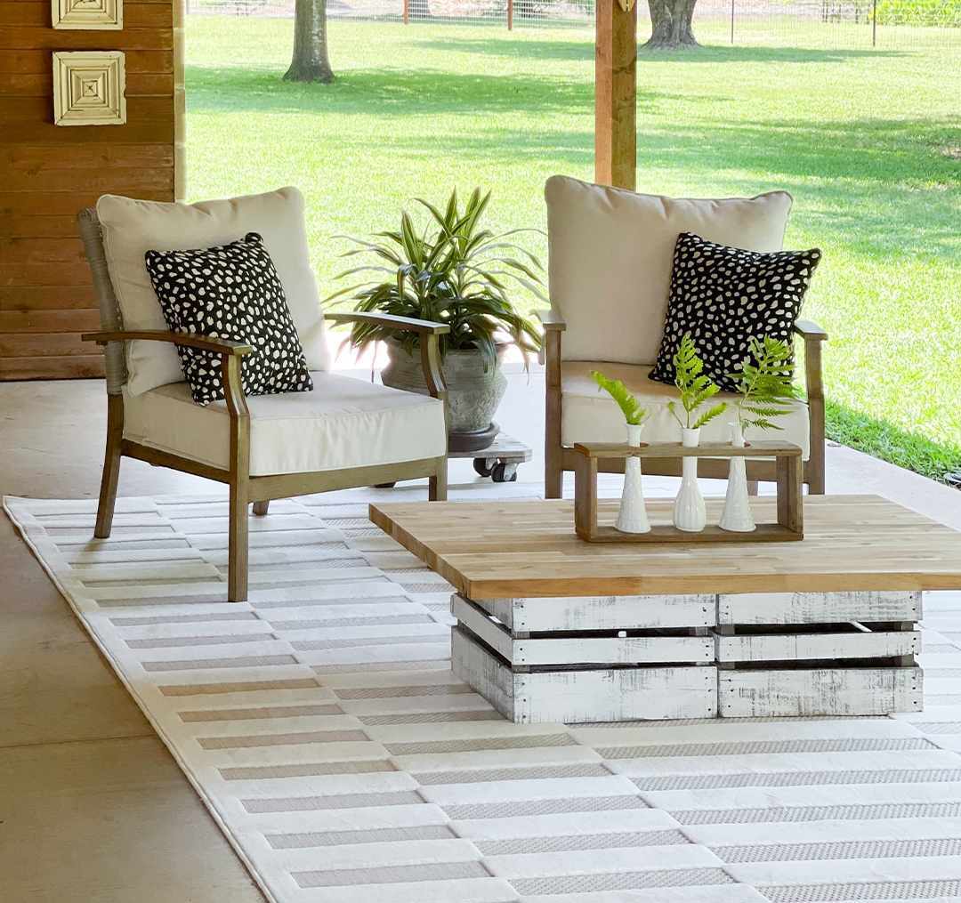 Artem 6'7in x 9' Outdoor Area Rug - Hauteloom