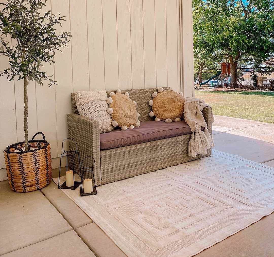 Yves 5'3in x 7' Outdoor Area Rug - Hauteloom