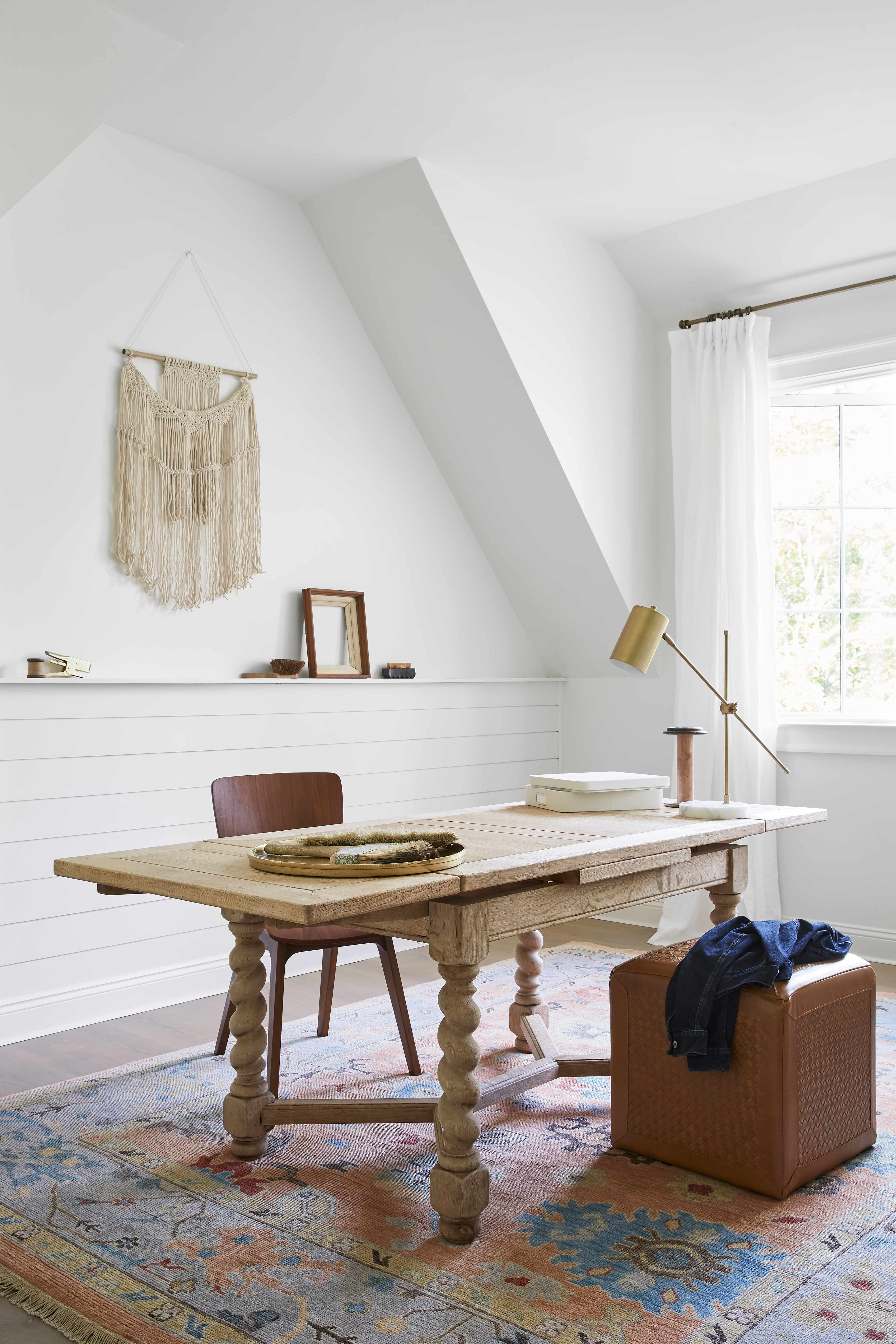 Erik 6' x 9' Traditional Wool Area Rug - Hauteloom