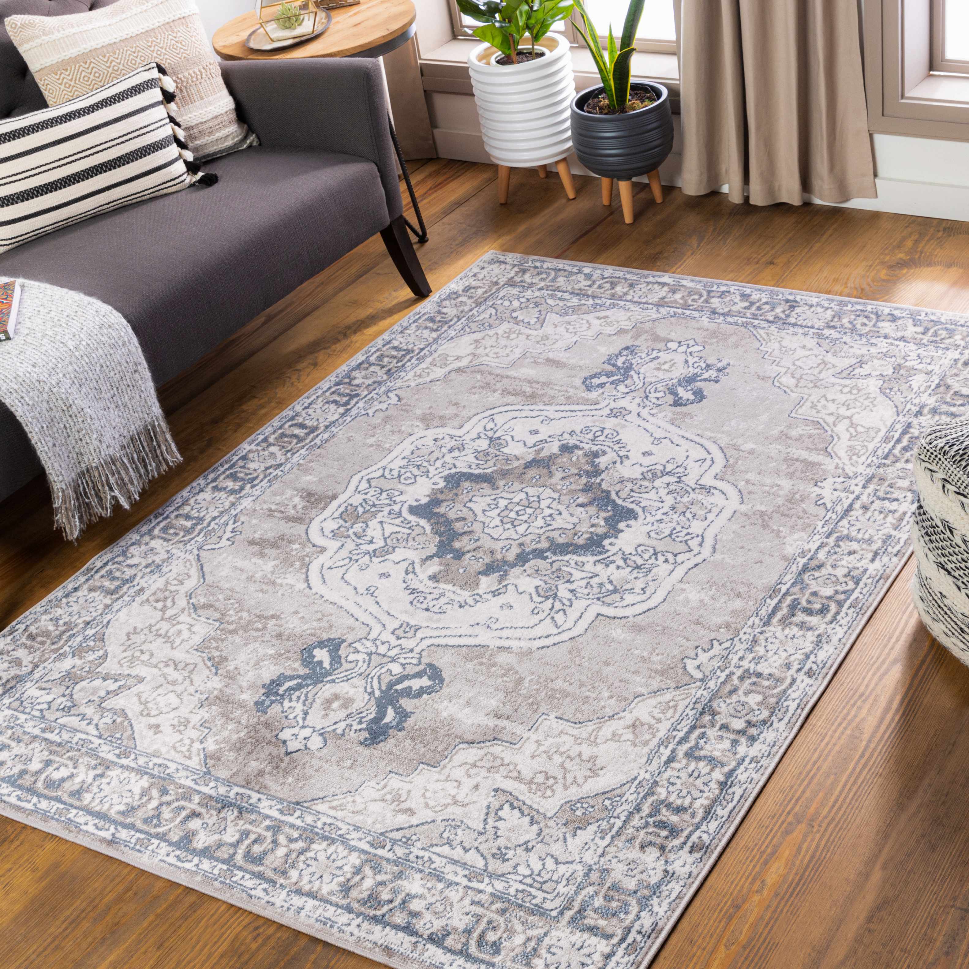 Hanska 5'2in x 7' Area Rug - Hauteloom