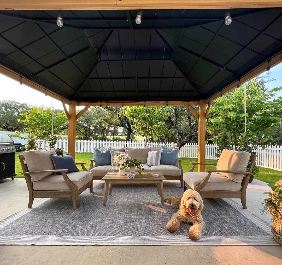 Wishon 7'10in x 10'10in Border Solid Outdoor/indoor Outdoor Area Rug - Hauteloom