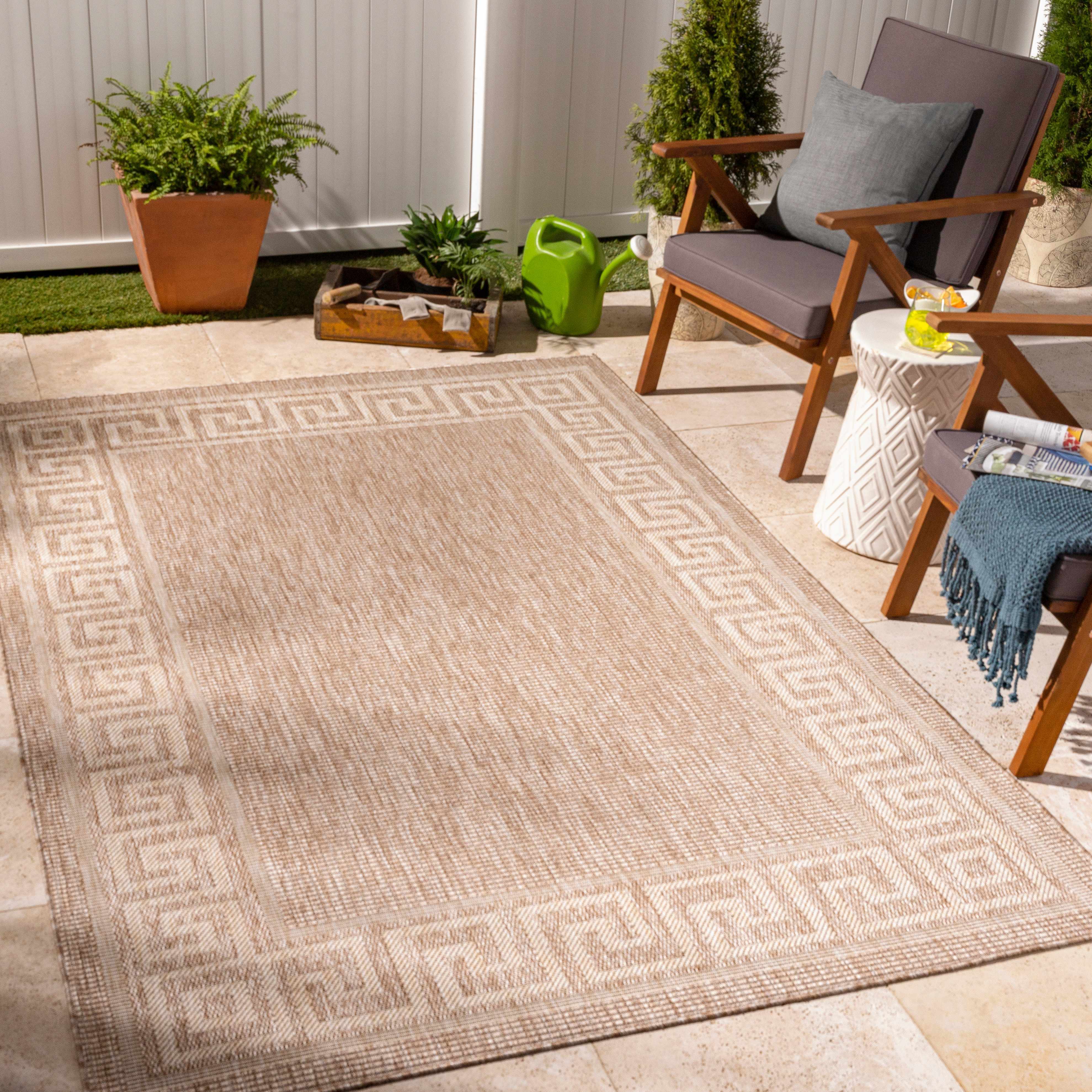 Alen 5'3in x 7' Traditional Outdoor Solid Outdoor Area Rug - Hauteloom