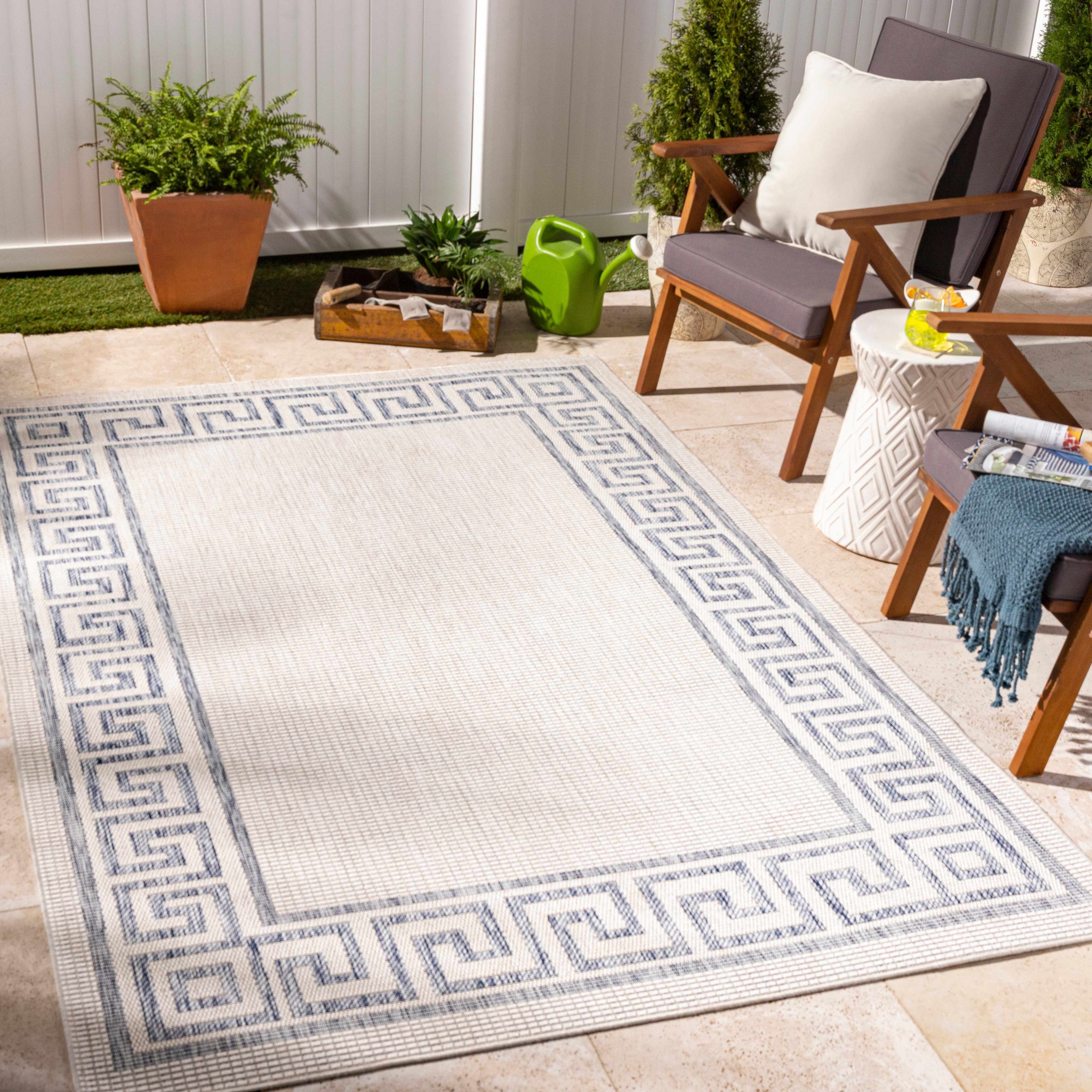 Amie 5'3in x 7' Traditional Outdoor Solid Outdoor Area Rug - Hauteloom